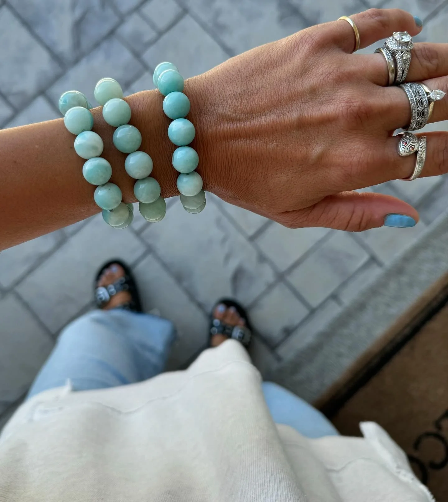 Can&rsquo;t quite get into fall colors with temps like this but turquoise is year round for me!!! A 3-stack of any of our bracelets is an easy way to accessorize without overthinking it!