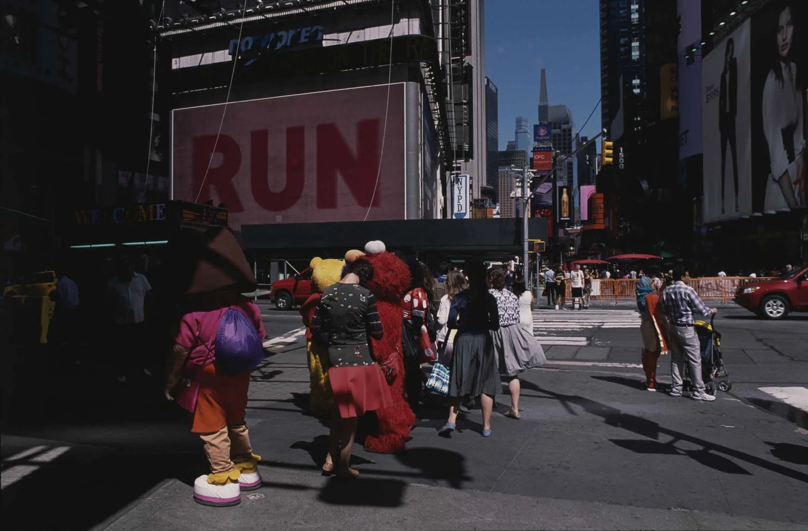 broadway_and_west_42nd_street_2018_c_saskia_de_brauw_vincent_van_de_wijngaard_RezWT_W1600_H1053_H1053_Q85.jpg