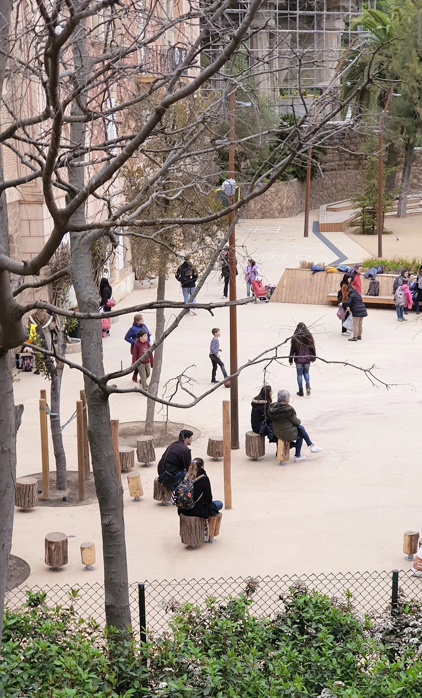 aquidos pati escola baldir reixac parc guell 04 lq.jpg