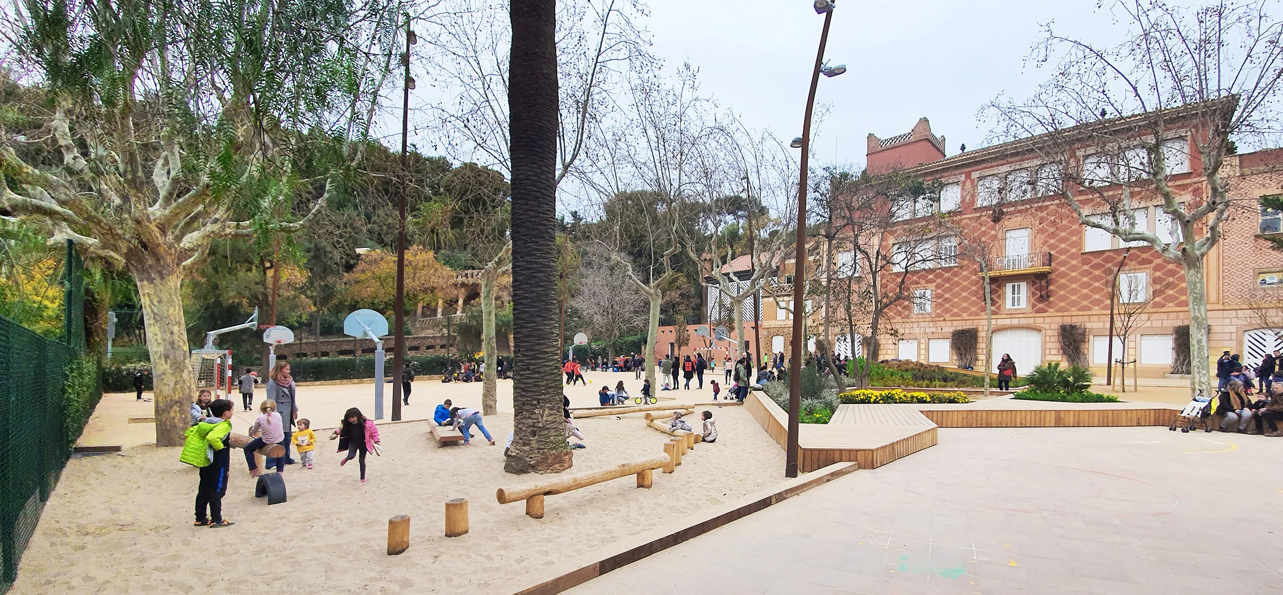 aquidos pati escola baldir reixac parc guell 03 lq.jpg