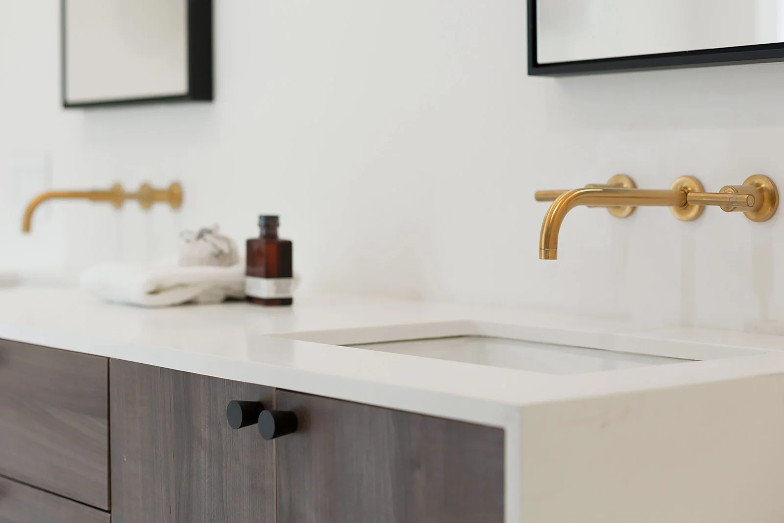 26 Master faucet detail.jpg