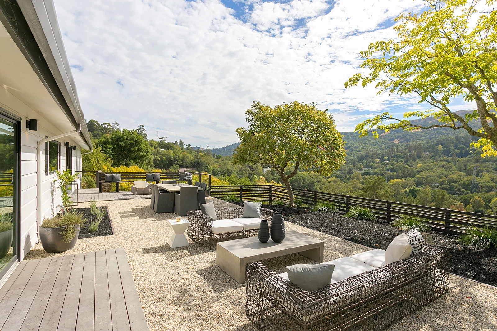 48 Patio6.jpg