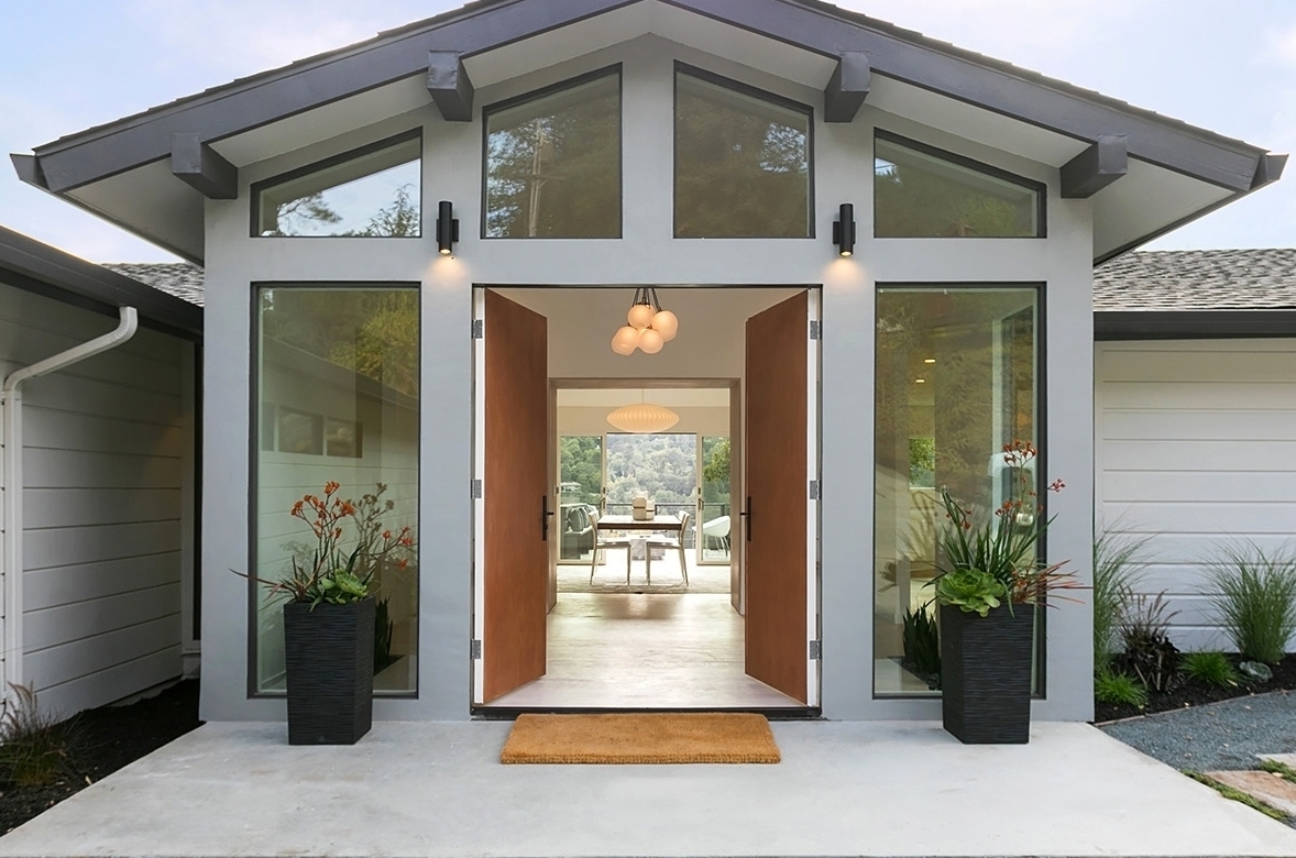 02 Front entry.jpg
