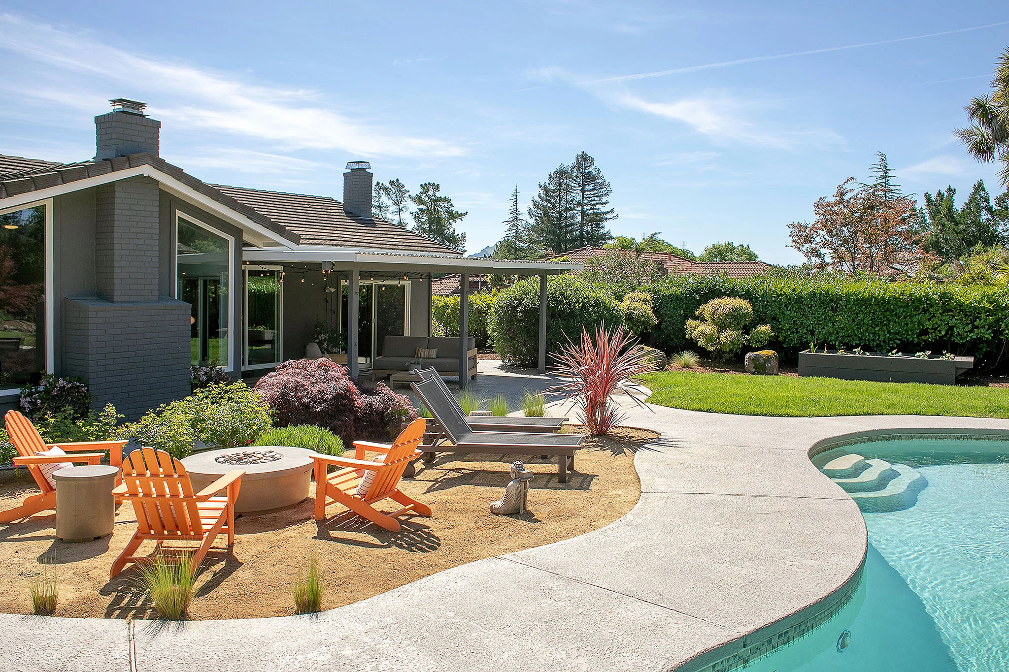 16 Rear patio.jpg