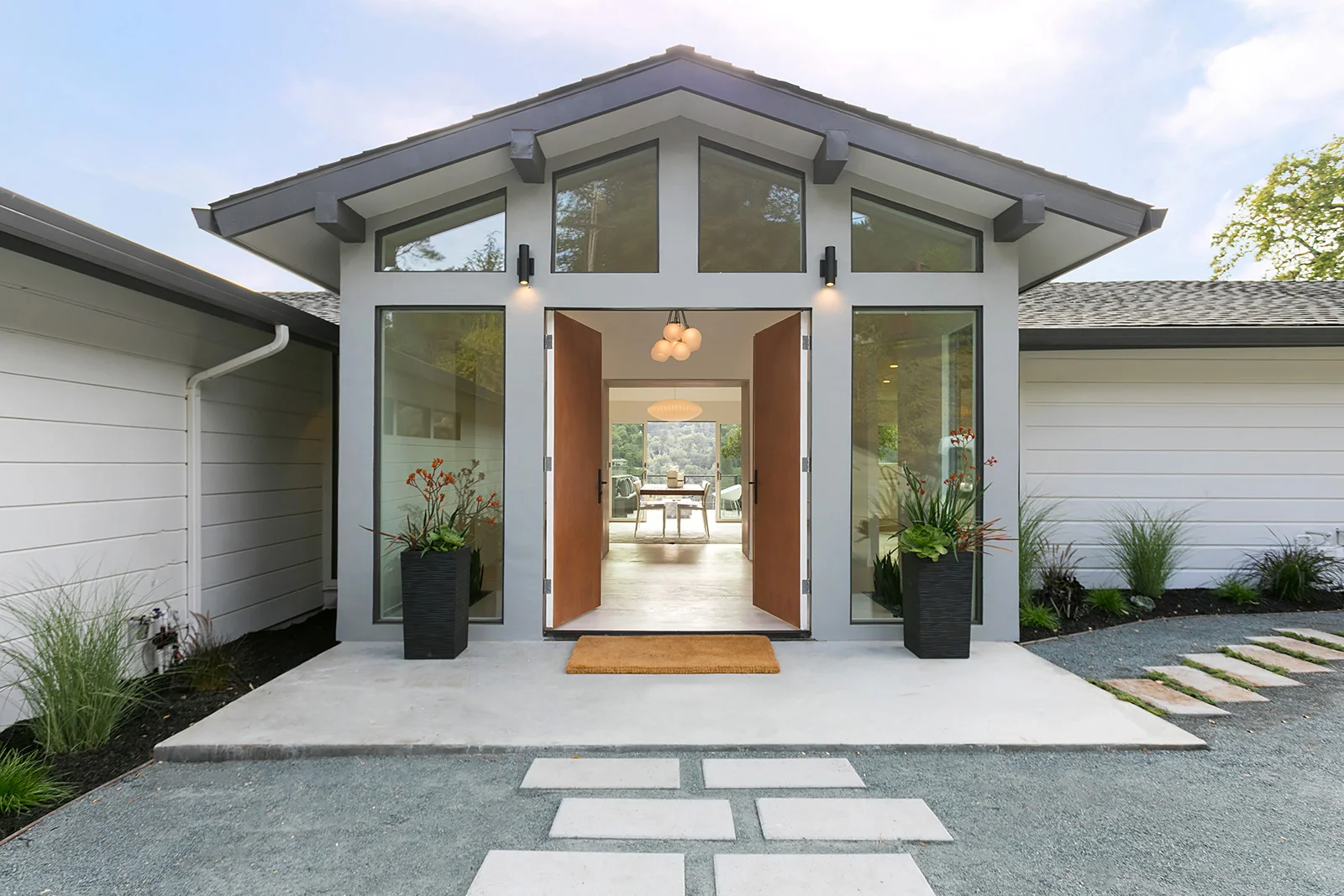 02 Front entry.jpg