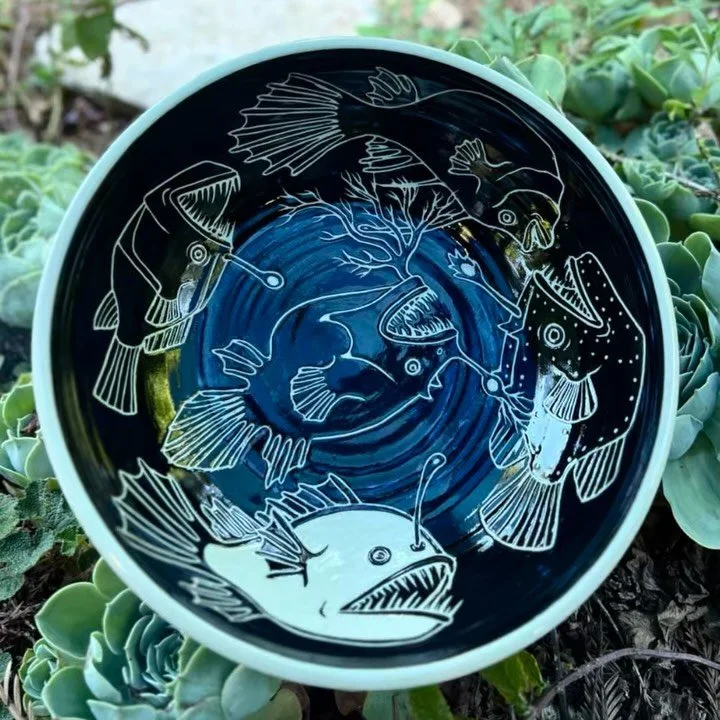 I love anglerfish!

#anglerfish #sgraffito #deepsea #sgraffitopottery #marine