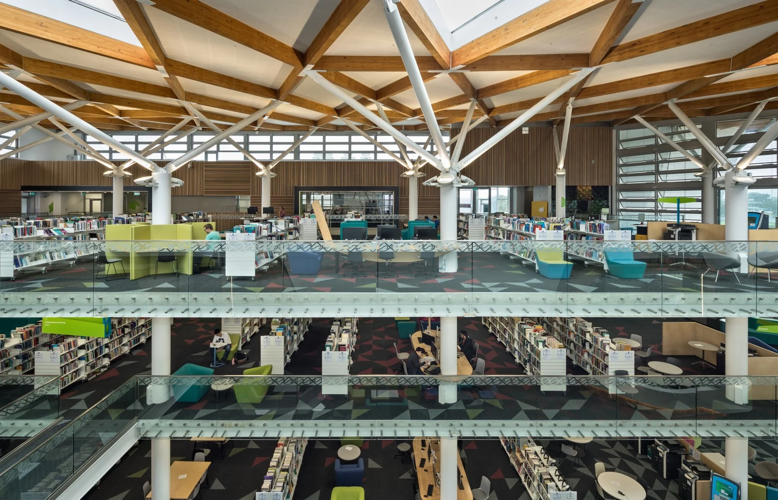 Unitec Hub _ Interior Atrium View to North _9 of 10 _web.jpg
