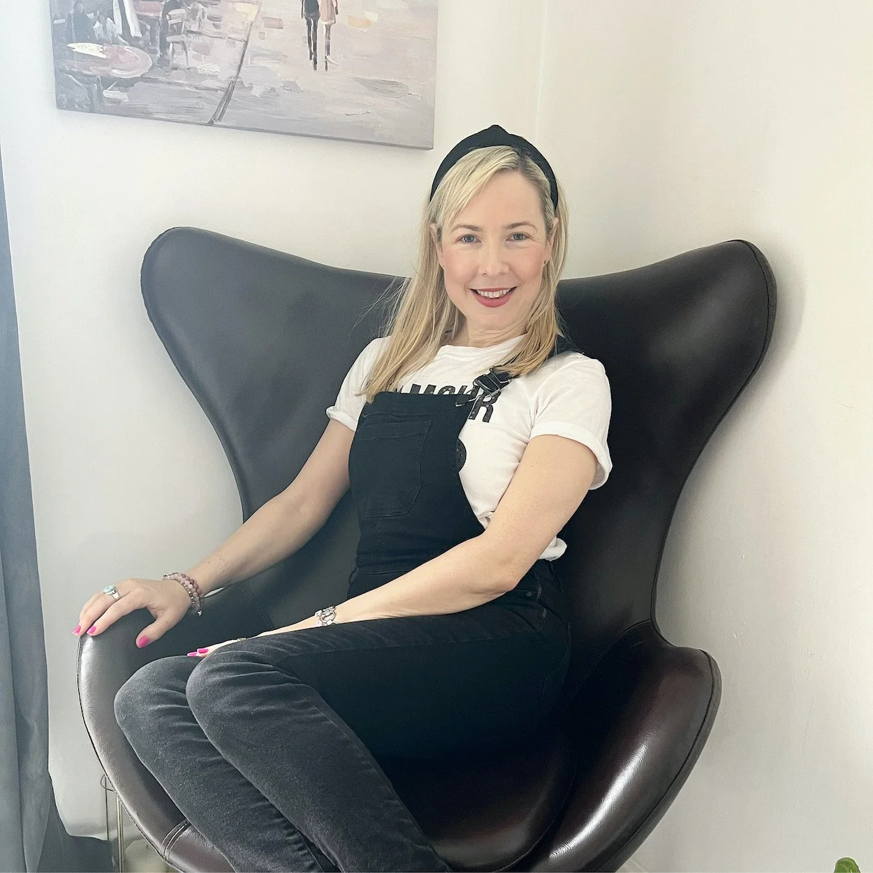 Episode 134 - Finding Grace May's solo episode with Hannah Wallace 