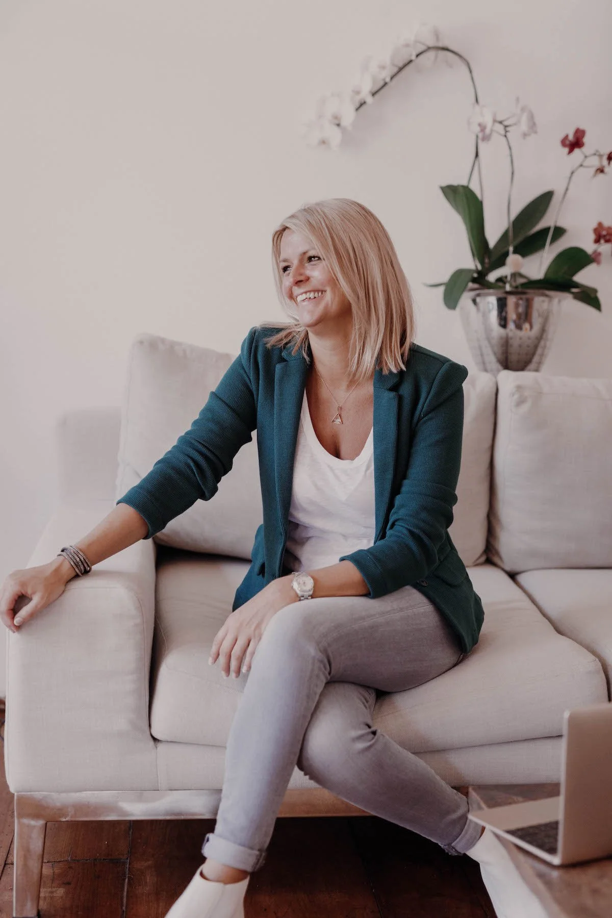 Episode 158 - Finding Grace with "The Psychic Psychologist" Amanda Charles 