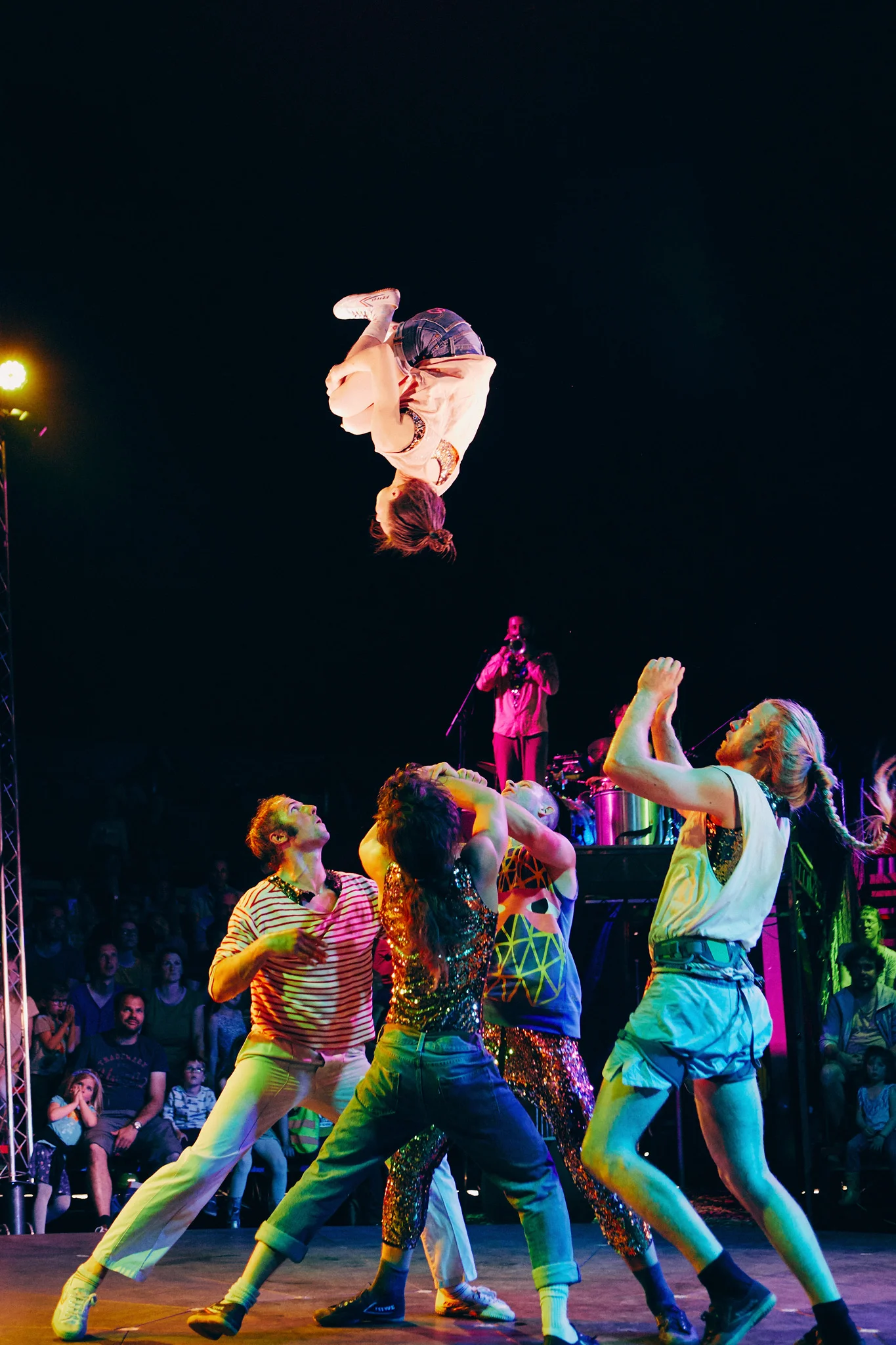 CircusILoveYou-2048px-0383-Show Leuven-Minja Kaukoniemi.jpg