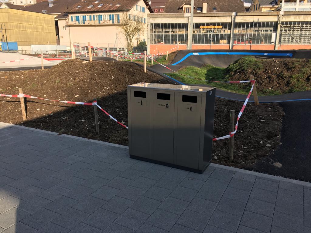 Abfalleimer für PET, Kehricht und Alu