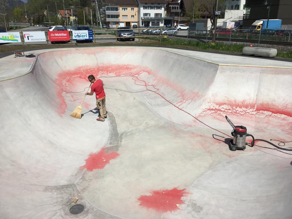 Die Farbe der Bowl wird von Grund auf erneuert