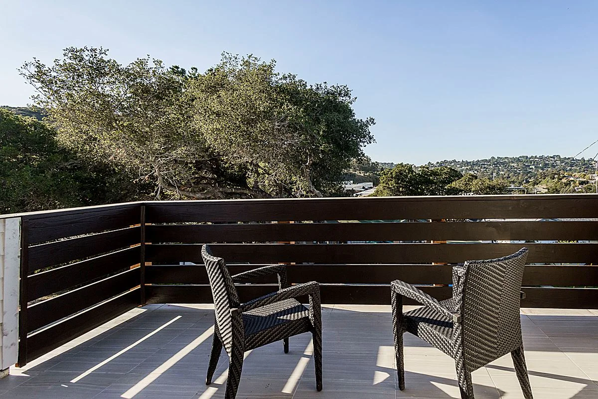 masterbedroomdeck_1200.jpg