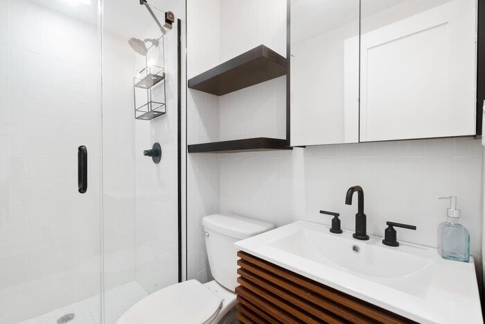 the-bedford-house-bathroom-2.700x700.jpg