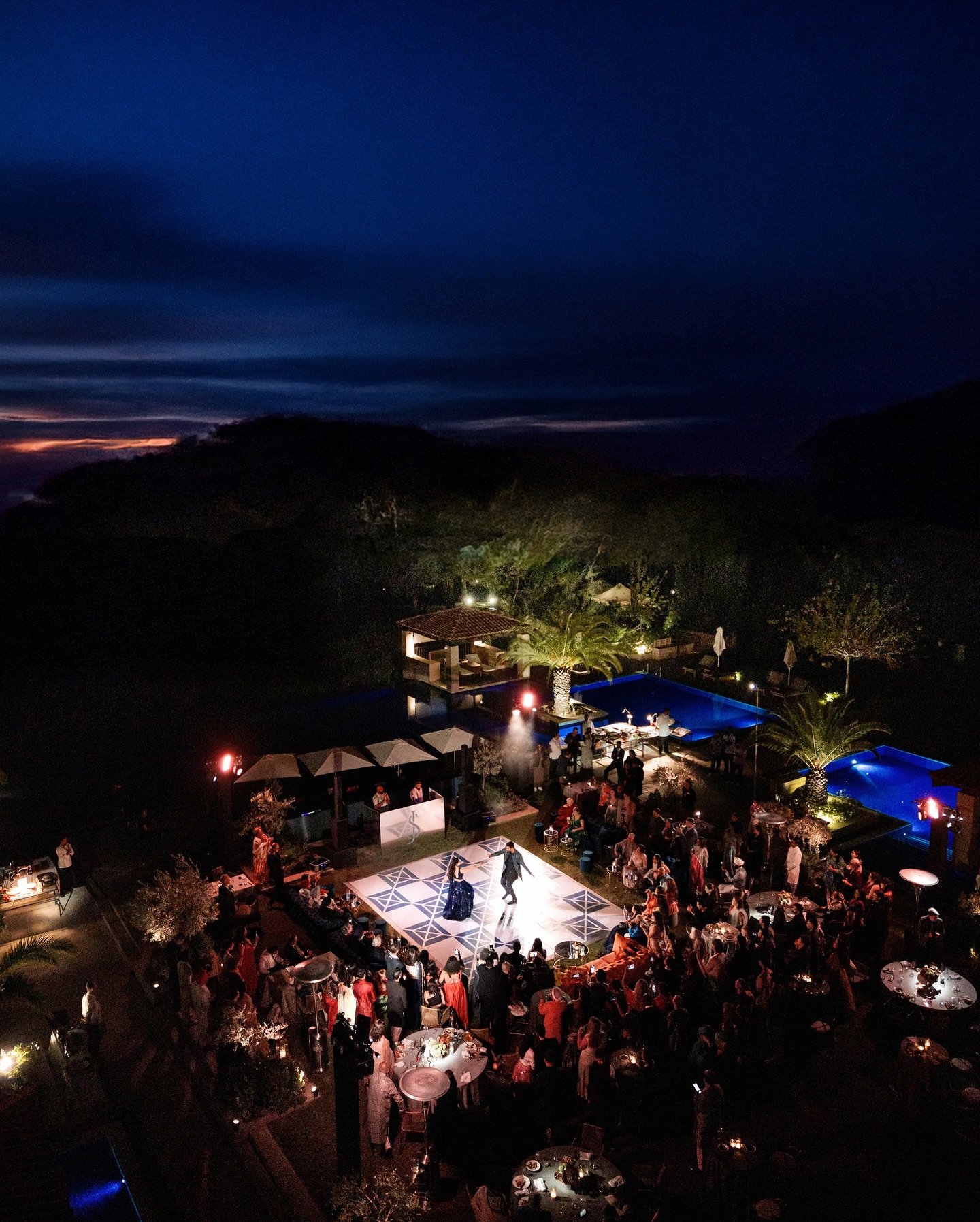 The energy at this Sangeet in Greece was infinite 🇬🇷 dancing under the stars with absolutely no concept of time, on a night nobody wanted to end.

Planning @sjsevents
Venue @romanoscostanavarino 
Photography @rene.zadori
Decor @mitheoevents 
Musici