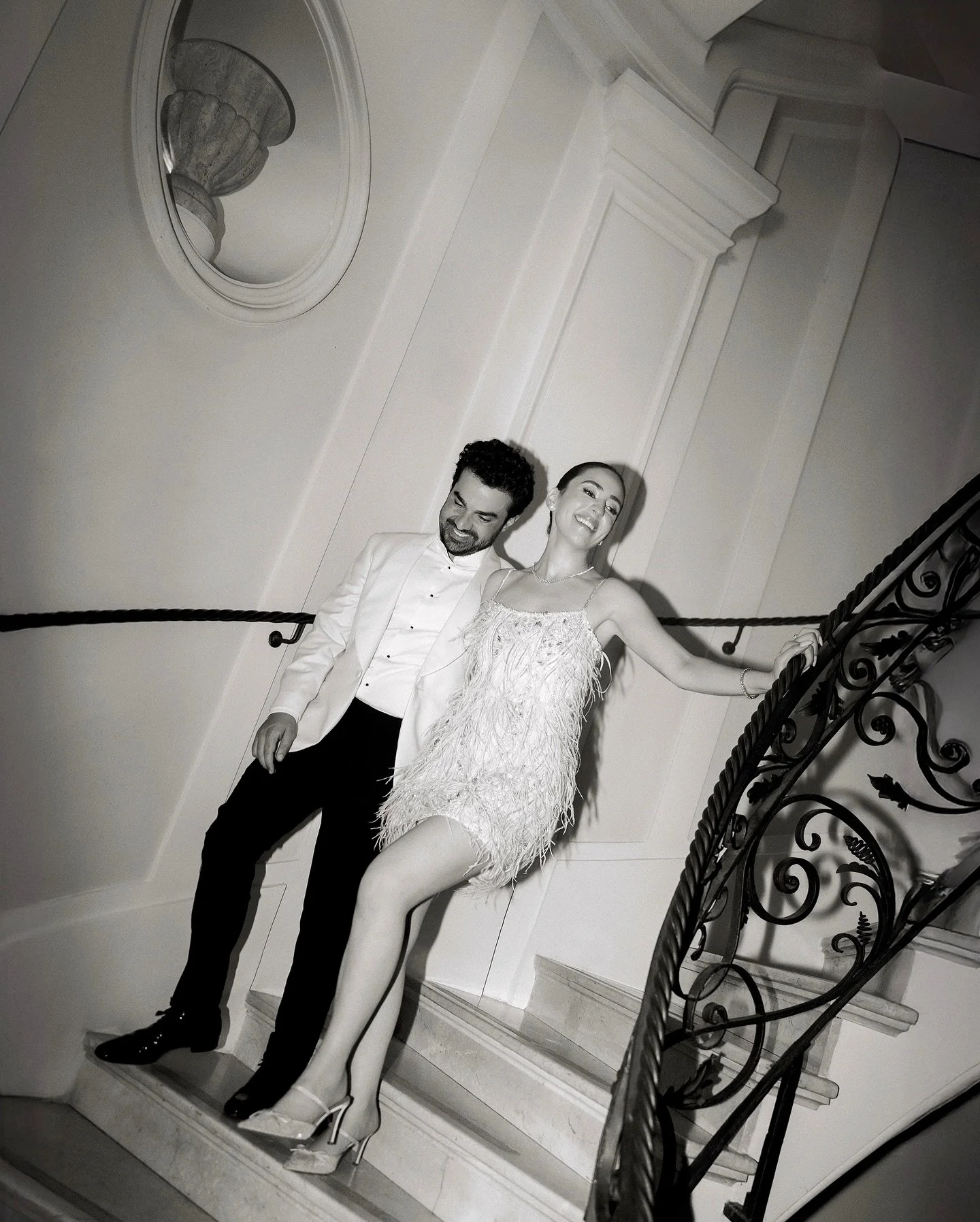 Rome after dark never misses 🇮🇹 Villa Miani lit up above the city with views that go on forever, sparks flying, and a night wrapped in pure Italian magic 🤍

Venue @villamiani_official 
Planning &amp; Design @ellesse.events @palmaryevents 
Photogra