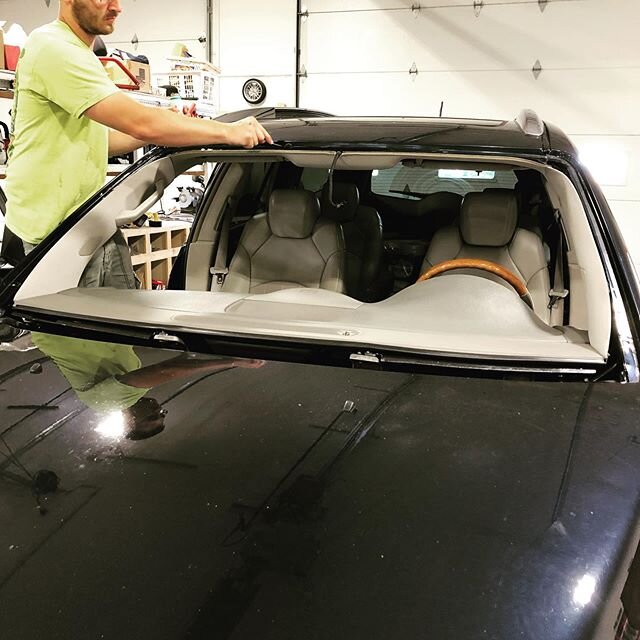 Getting work in today with the high heat we got some shop work. Windshields and stonechip repairs. Hope you all had a great Friday. 
#windshieldrepair #windshieldreplacement #autoglassrepair #autoglassreplacement #autoglass #windshields #glass #glass