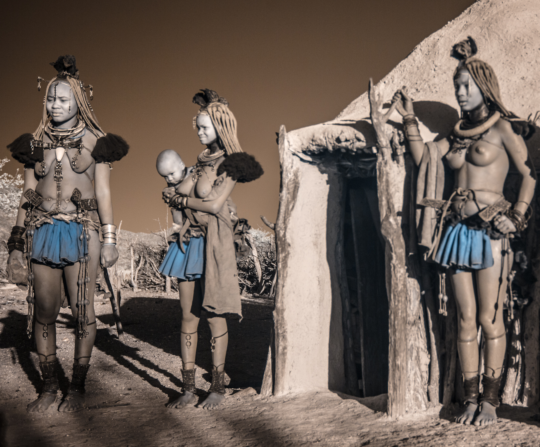 Namibia_dunes_etosha_san_red-1612.jpg