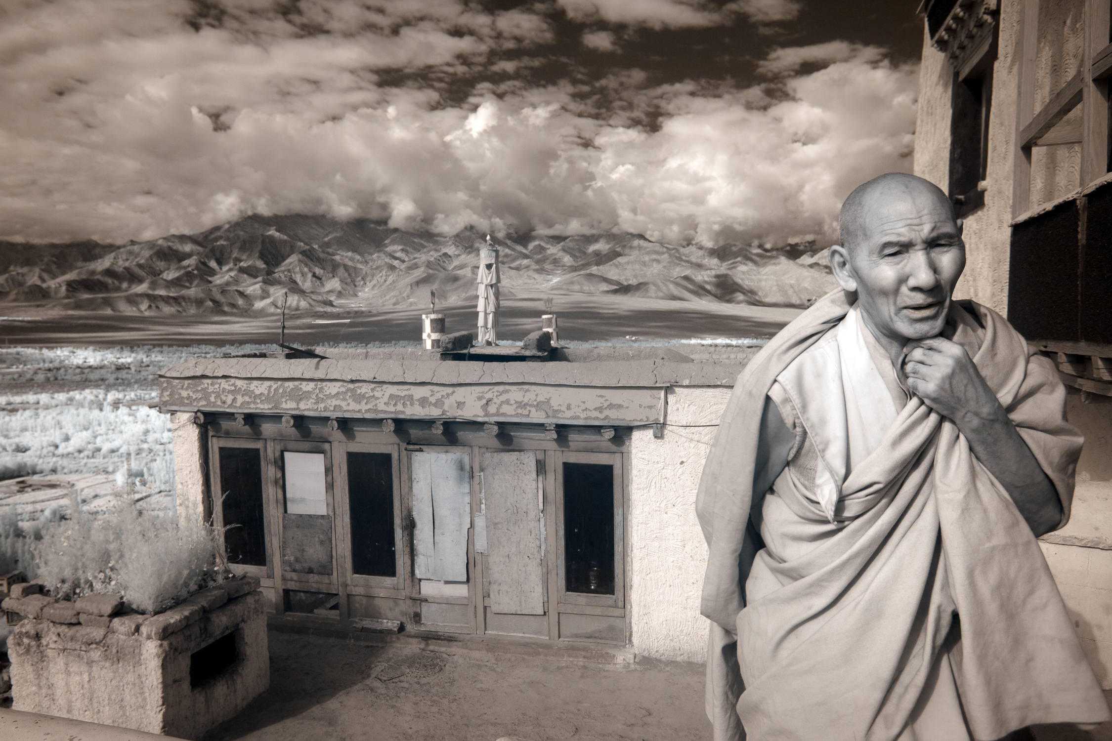 ladakh_red120902244-2.jpg