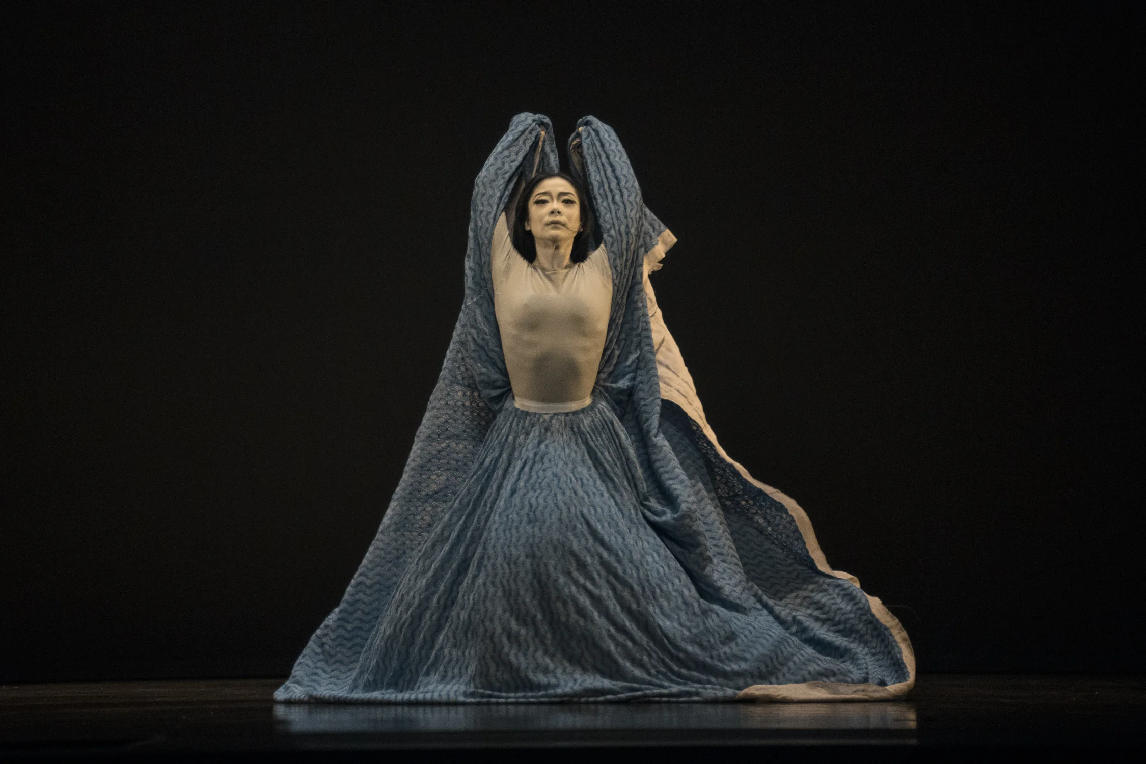 Xin Ying performs “Spectre-1914”.