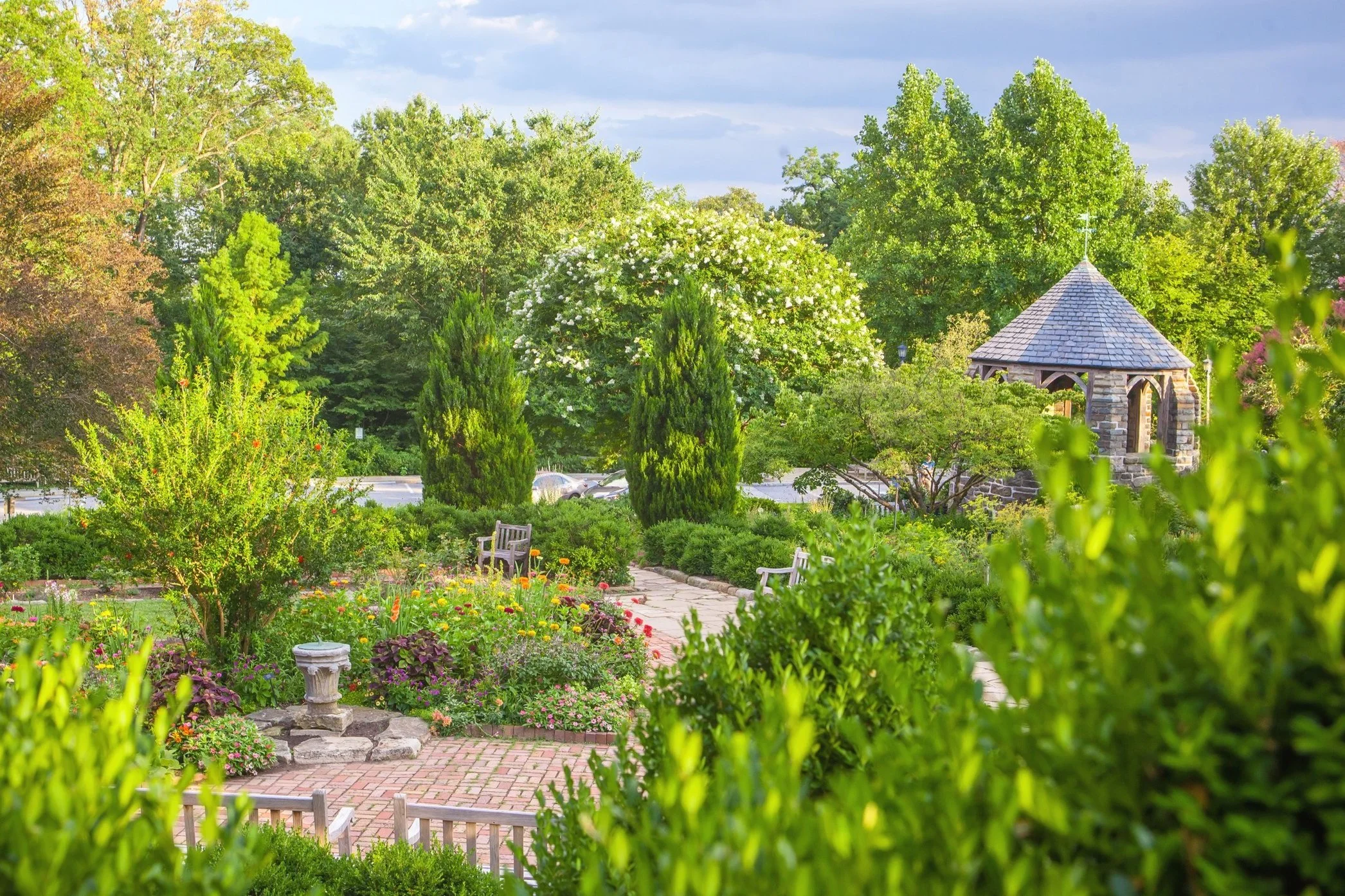 Best Places to Propose in DC :: Garden-inspired Proposal Locations