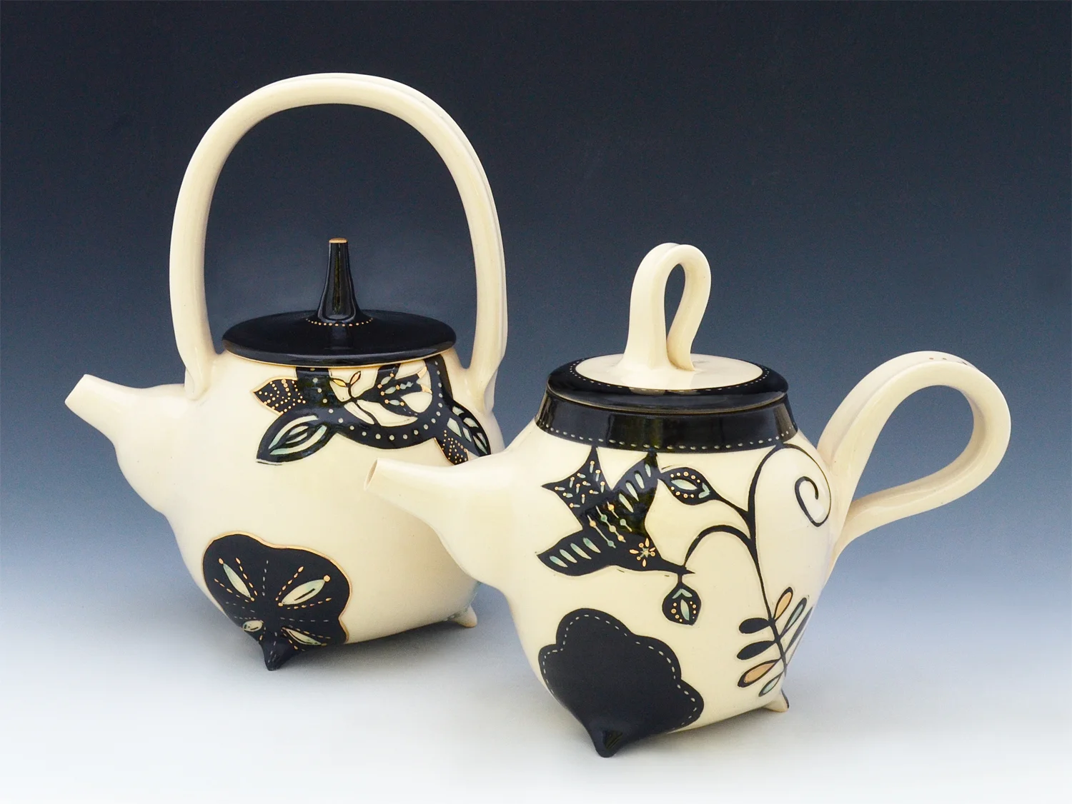 Komadori Teapots 72dpi PMI.jpeg