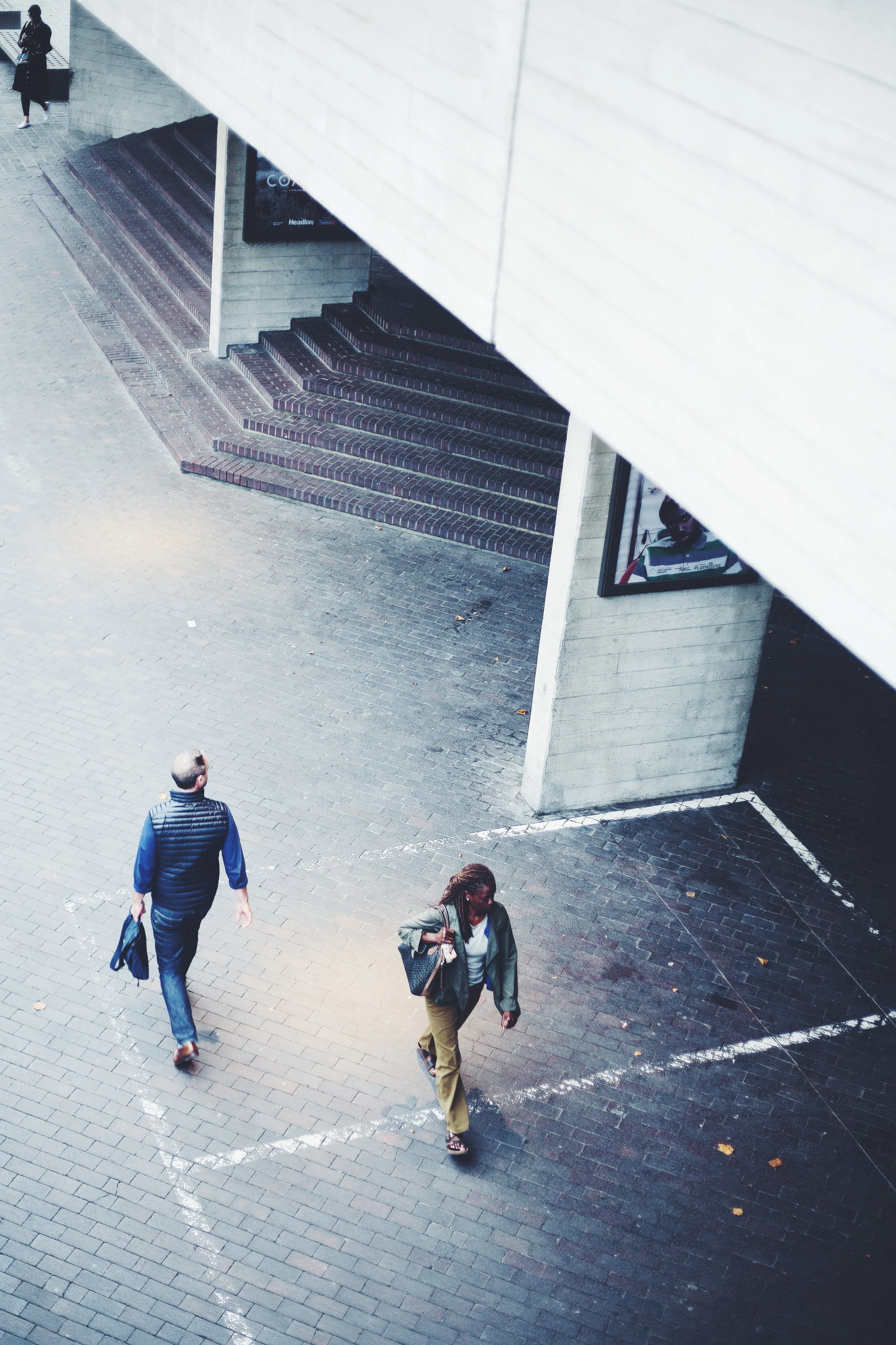 Loitering010.JPG