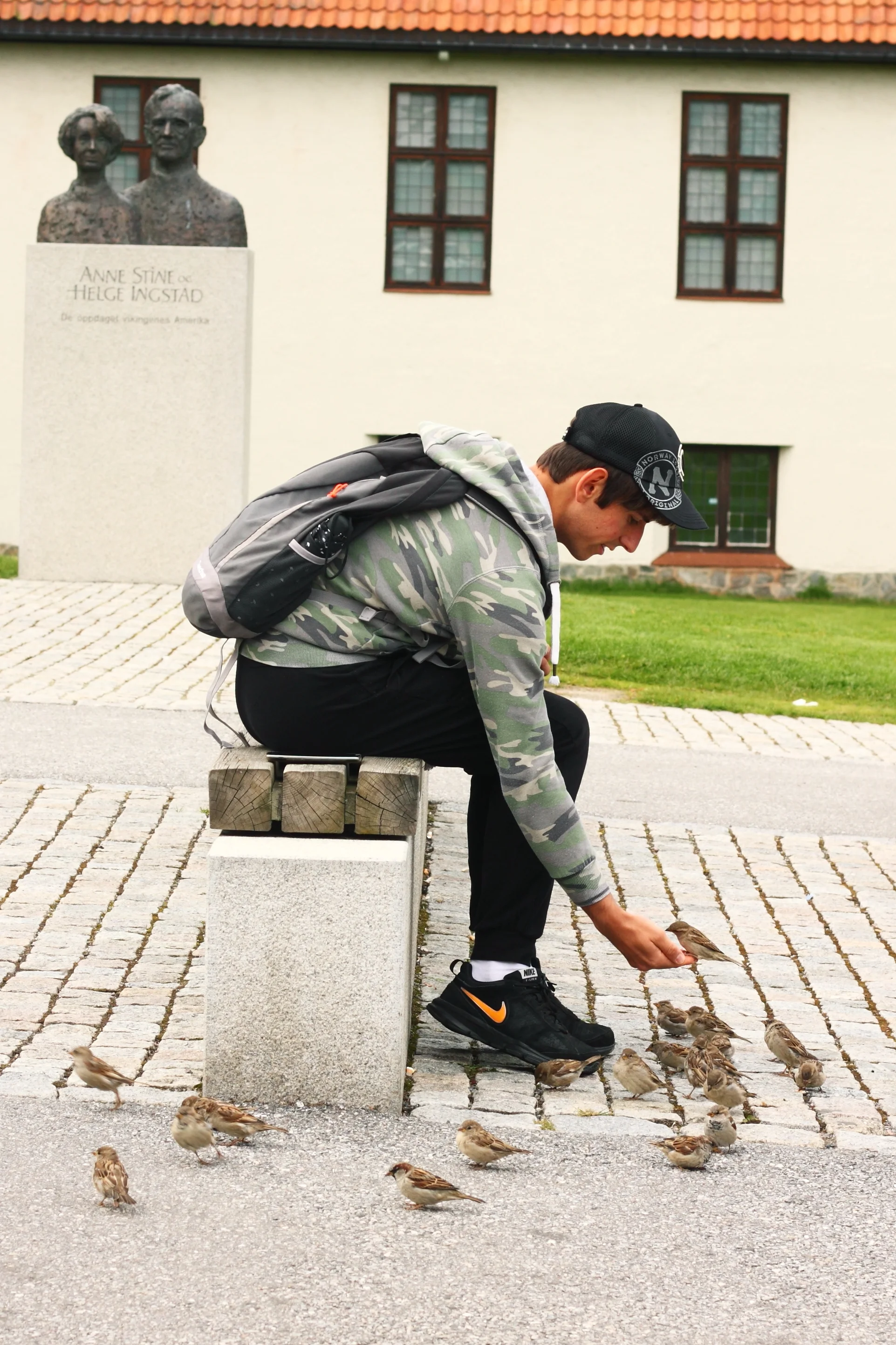 Loitering024.JPG