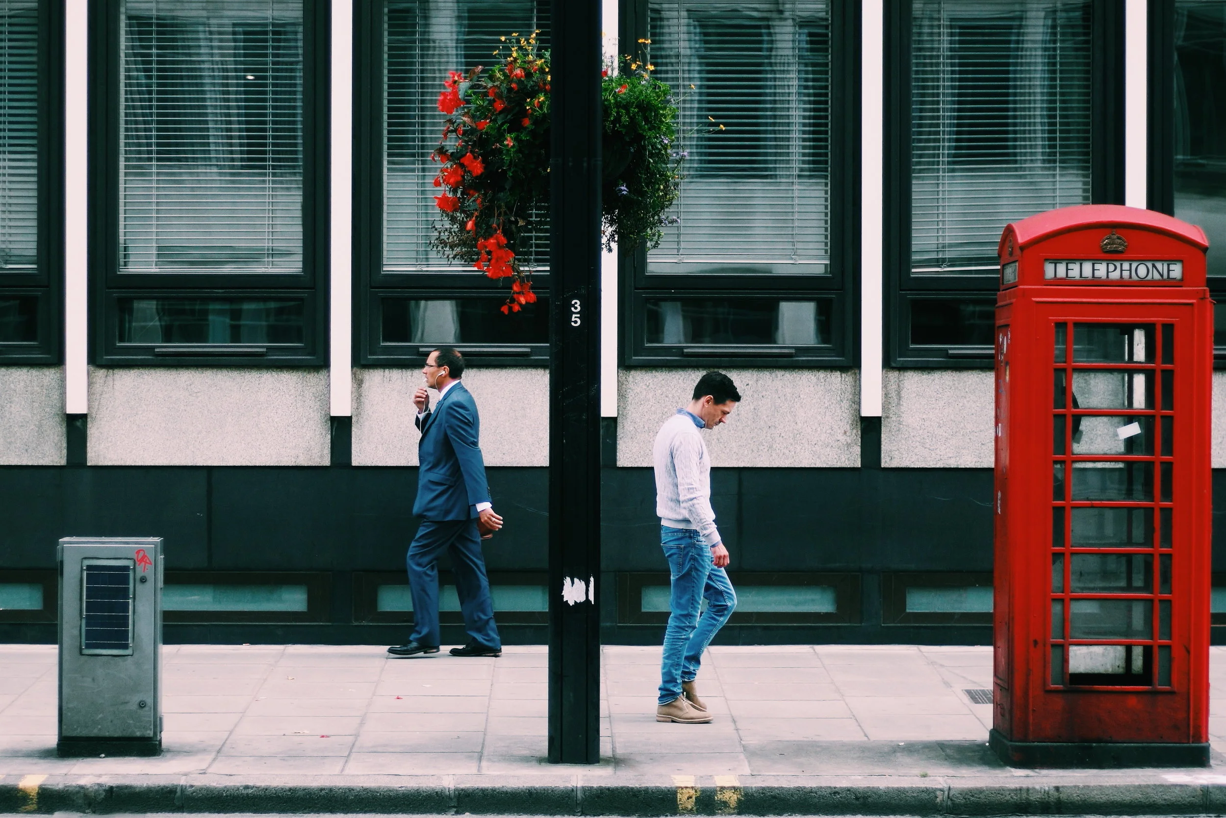 Loitering029.JPG