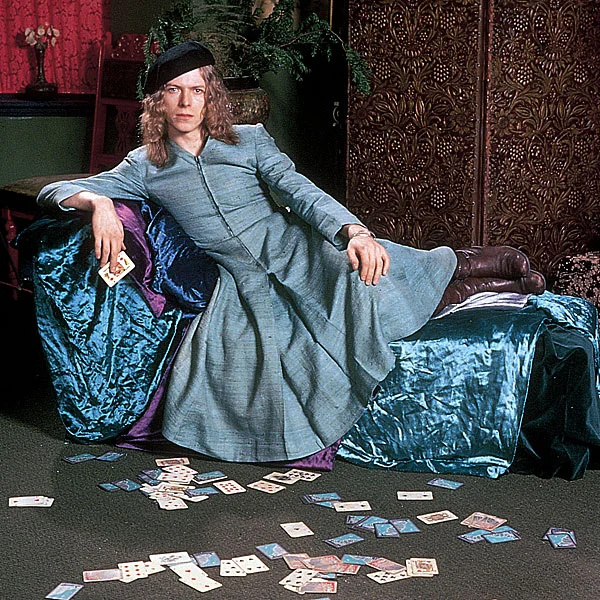 1960年代から1970年代 メンズファッションにおける両性具有の探求