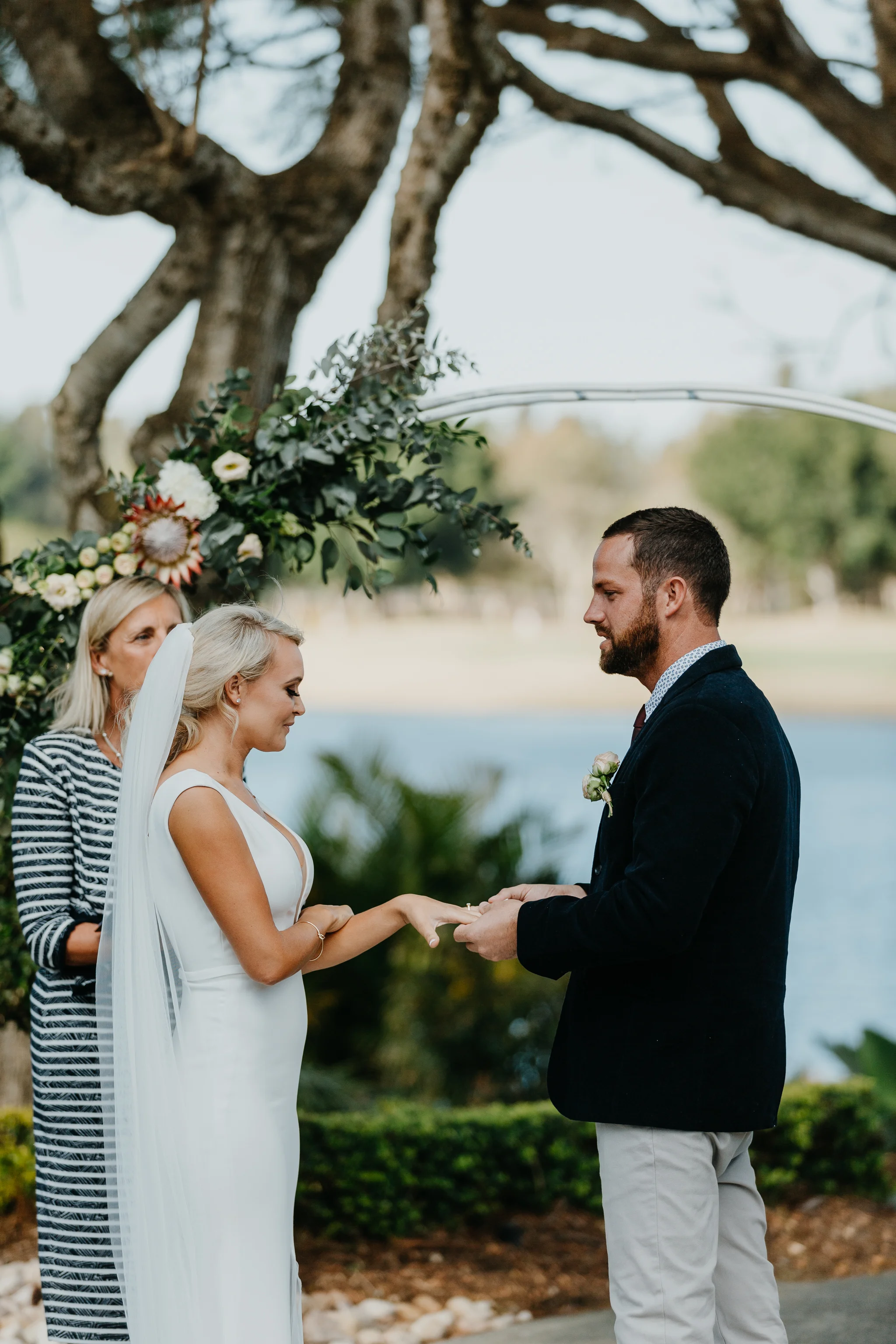 Anna & Logan - Lakelands Golf Course Wedding-221.jpg