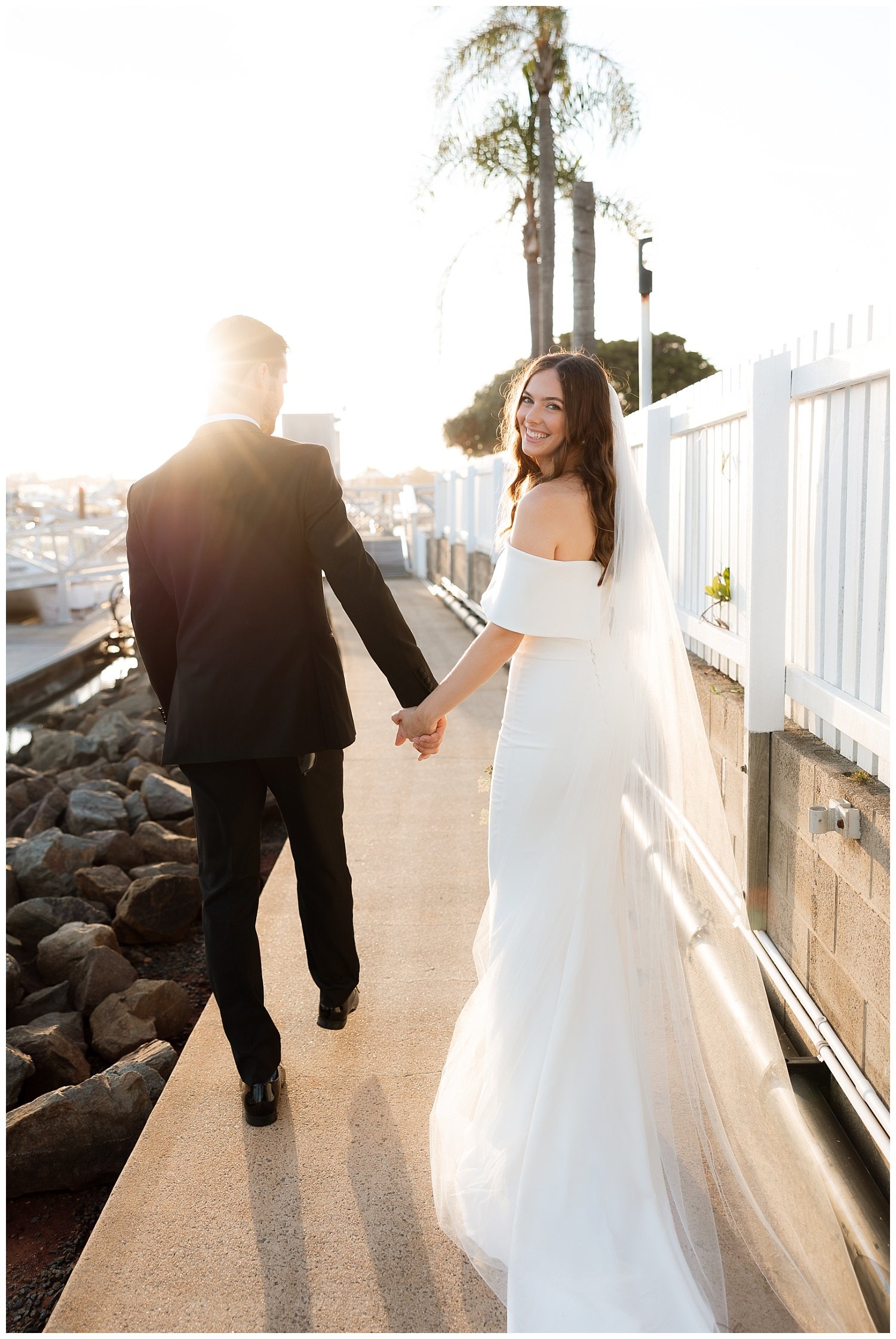 Gold-coast-wedding-photographer-captures-a-vibrant-Pier-33-wedding-day