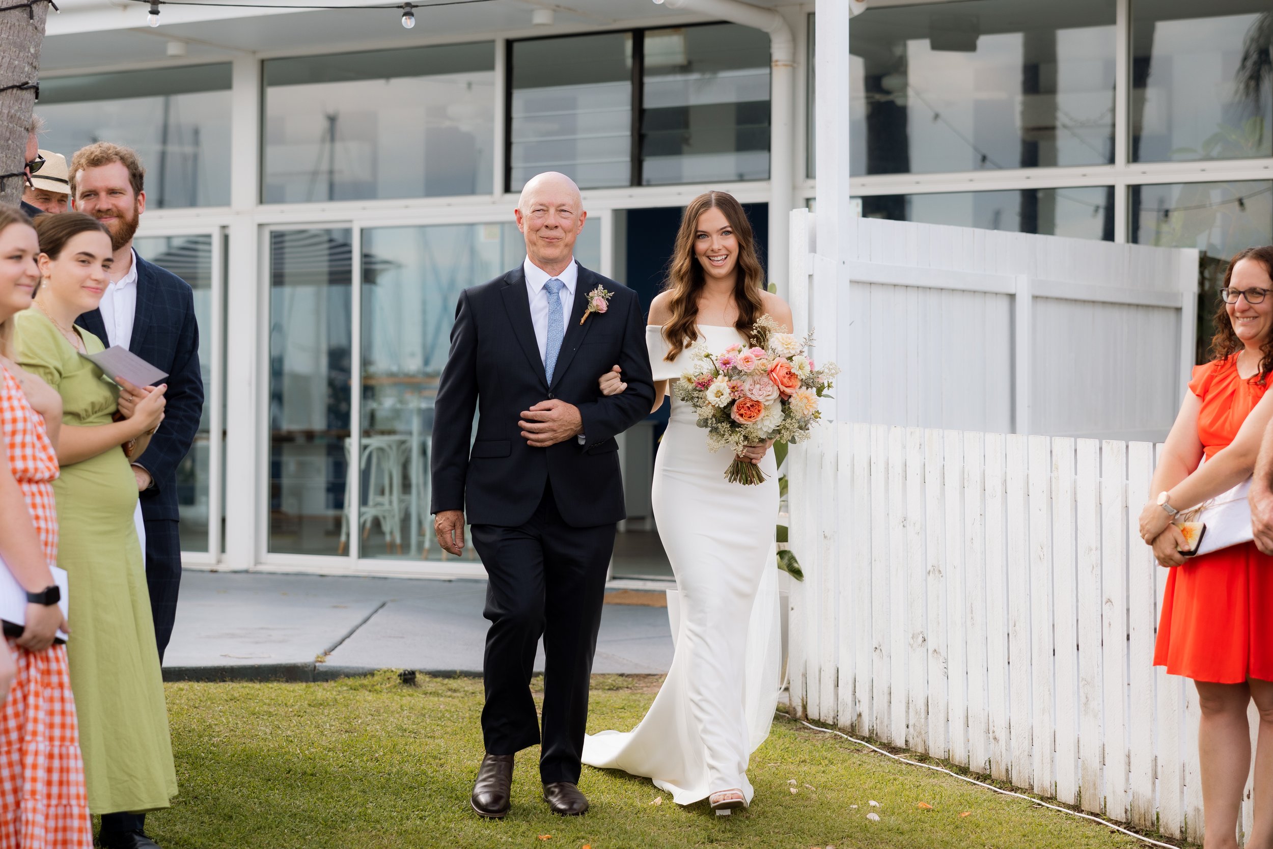 Gold-coast-wedding-photographer-captures-a-vibrant-Pier-33-wedding-day