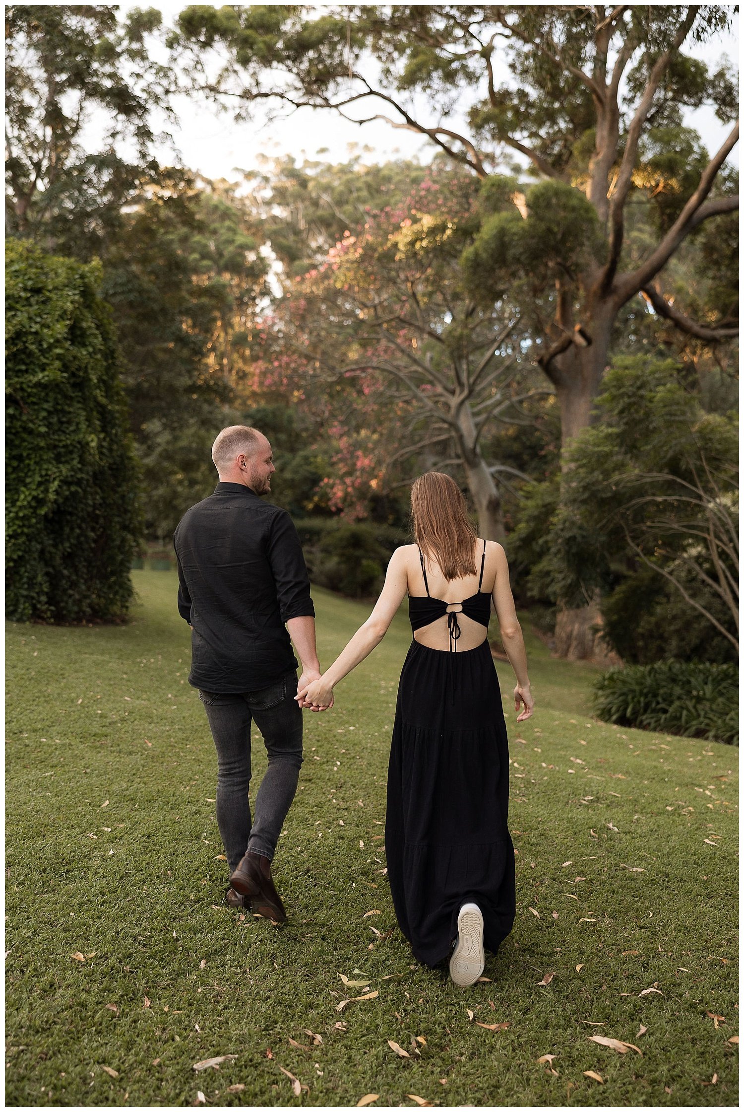 Gold-coast-wedding-photographer-captures-garden-engagement-session-in-Toowoomba