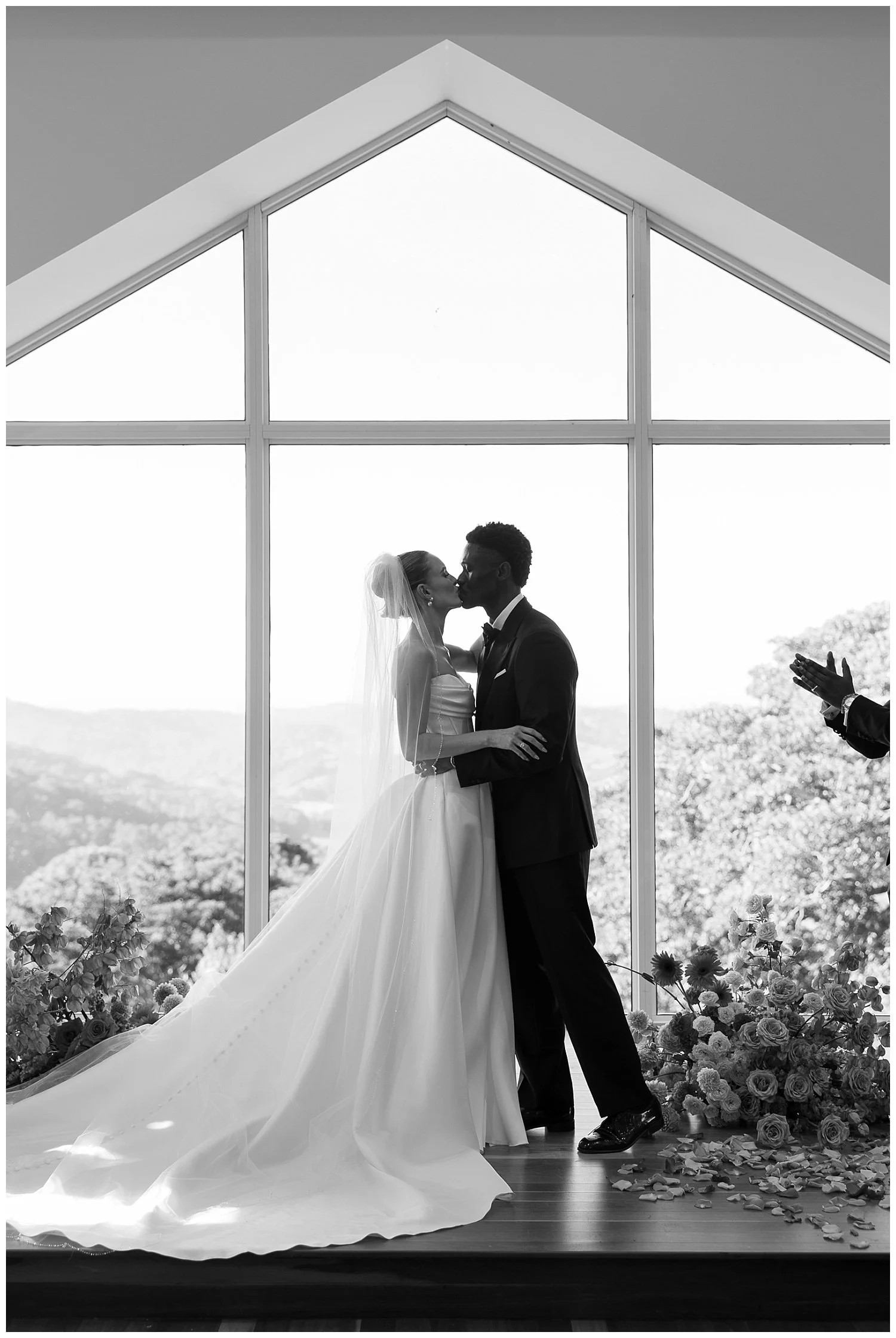 Gold-Coast-wedding-photographer-captures-Summergrove-Estate-wedding-in Northern-Rivers-NSW (27).jpg