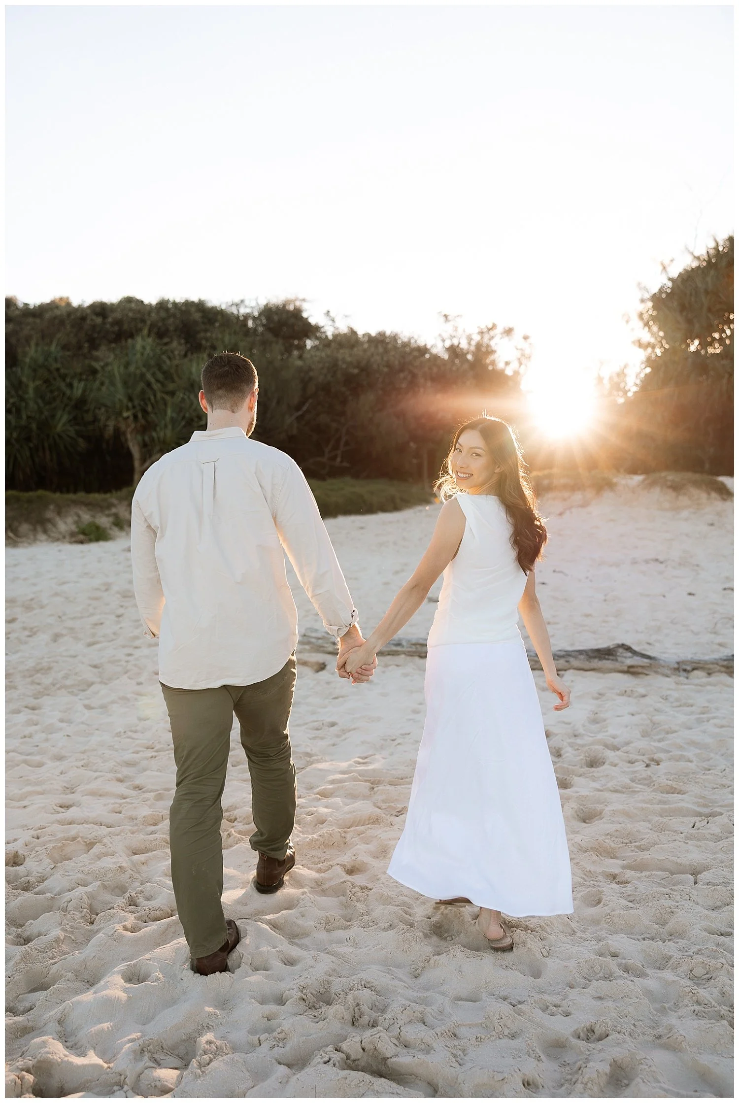 Gold-Coast-wedding-photographer-captures-engagement-session-at-Cabarita-Headland (9).jpg