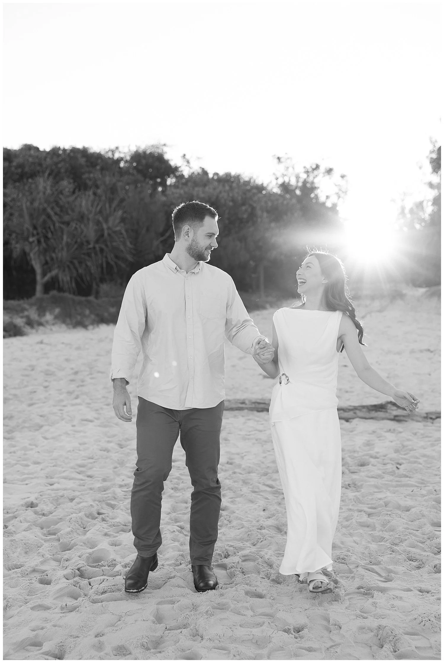Gold-Coast-wedding-photographer-captures-engagement-session-at-Cabarita-Headland (11).jpg