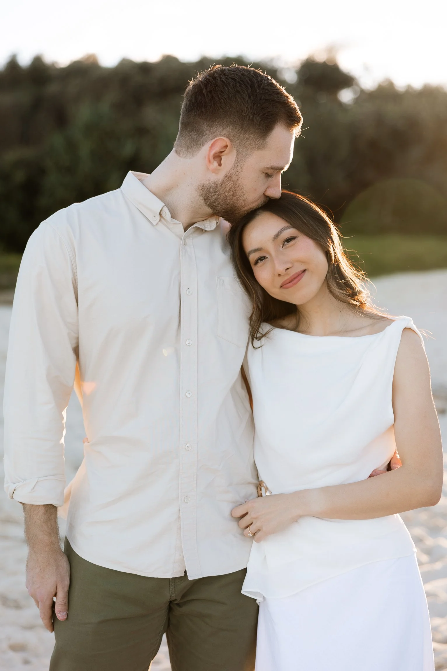 Gold-Coast-wedding-photographer-captures-engagement-sssion-at-Cabarita-Headland-in-Cabarita-NSW-10.jpg