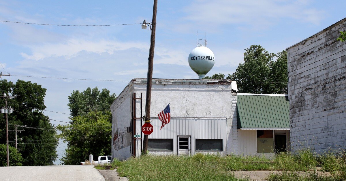 The Digital Divide: Rural Broadband Access and News Deserts
