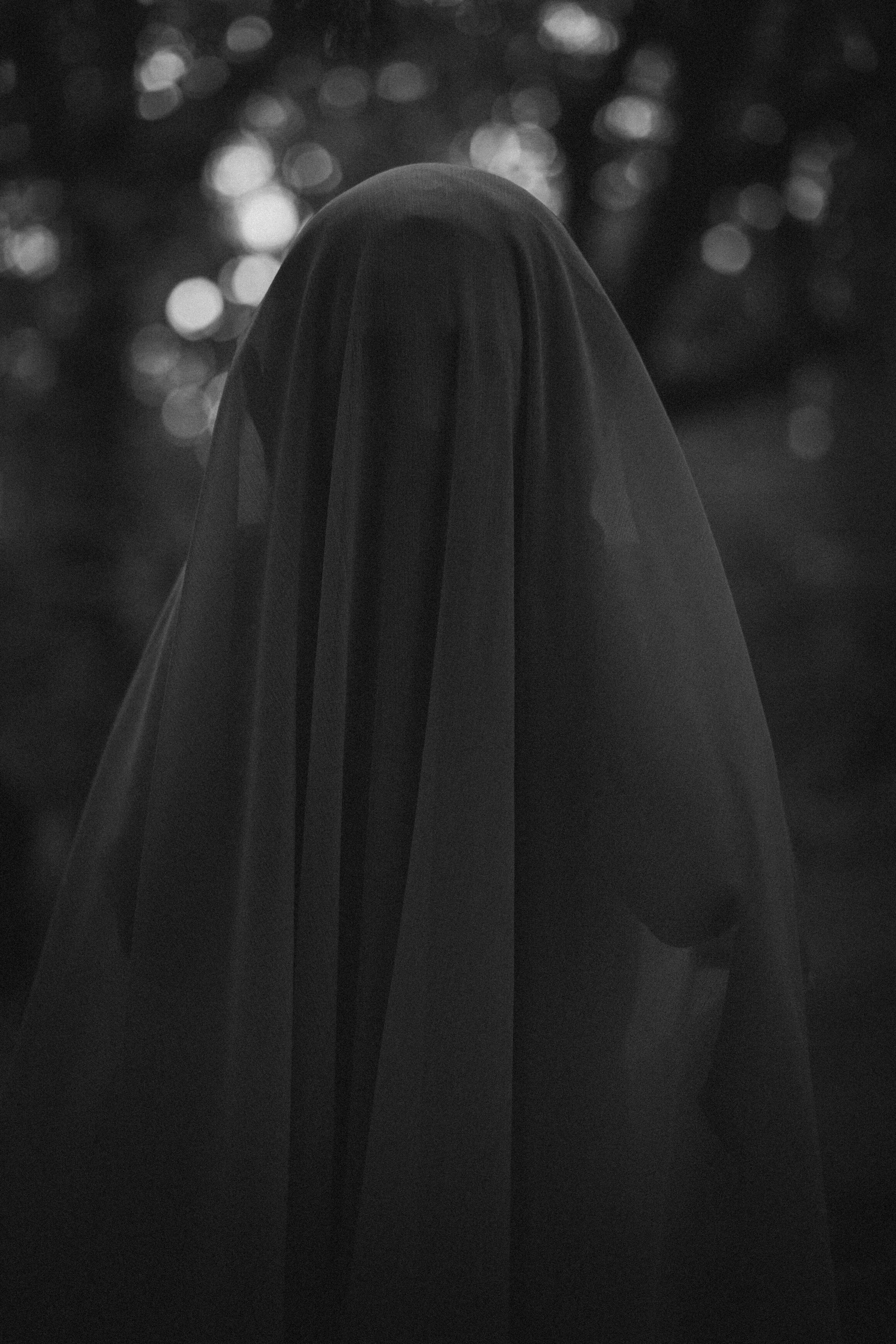 Effkate-spooky-creepy-eerie-haunting-black-white-portraits-Olga-Tenyanin-Photography-portland-oregon-3.JPG