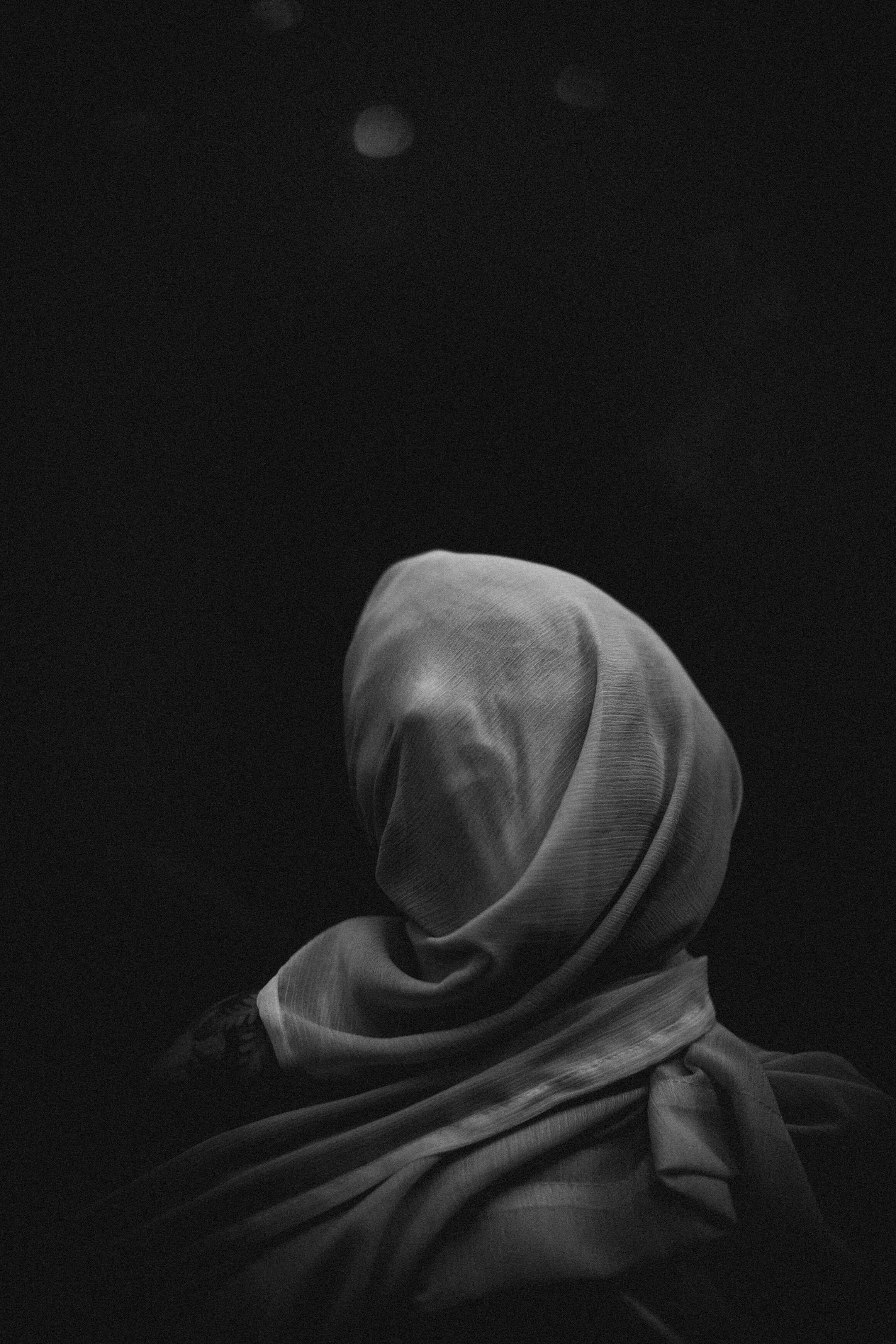 Effkate-spooky-creepy-eerie-haunting-black-white-portraits-Olga-Tenyanin-Photography-portland-oregon-8.JPG