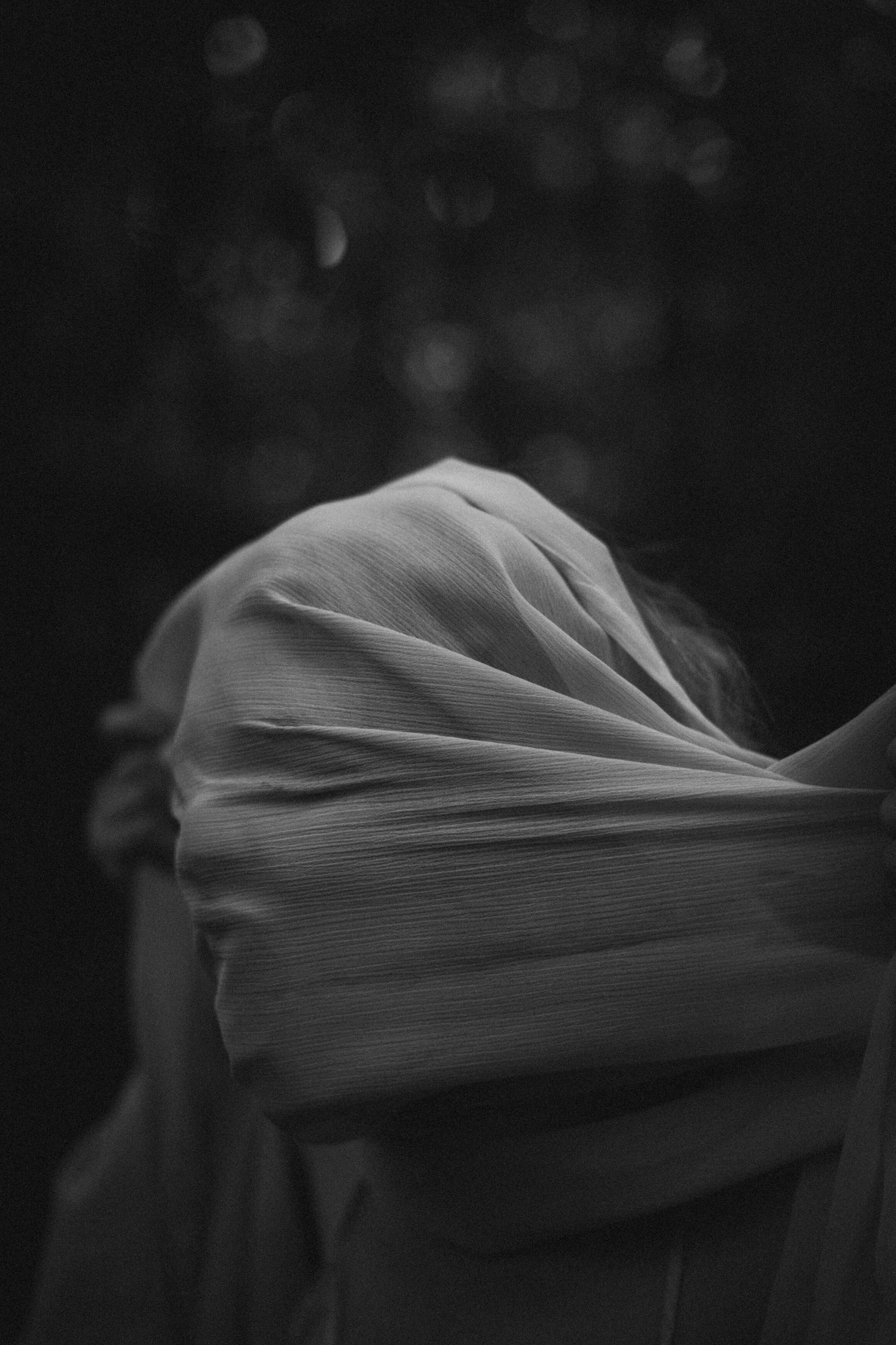 Effkate-spooky-creepy-eerie-haunting-black-white-portraits-Olga-Tenyanin-Photography-portland-oregon-16.JPG
