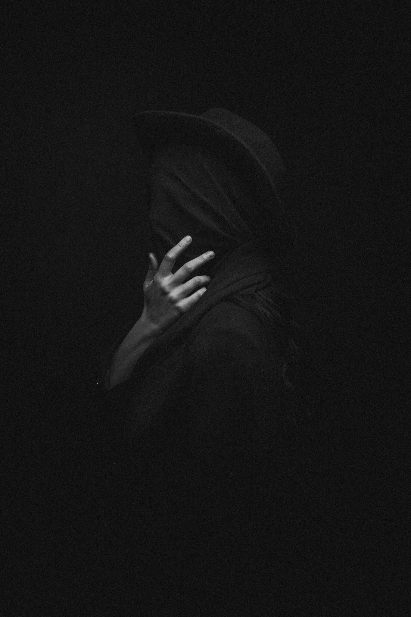 Olga-Tenyanin-Portrait-Photographer-Portland-Oregon-Vancouver-Washington-Spooky-shroud-eerie-2.jpg