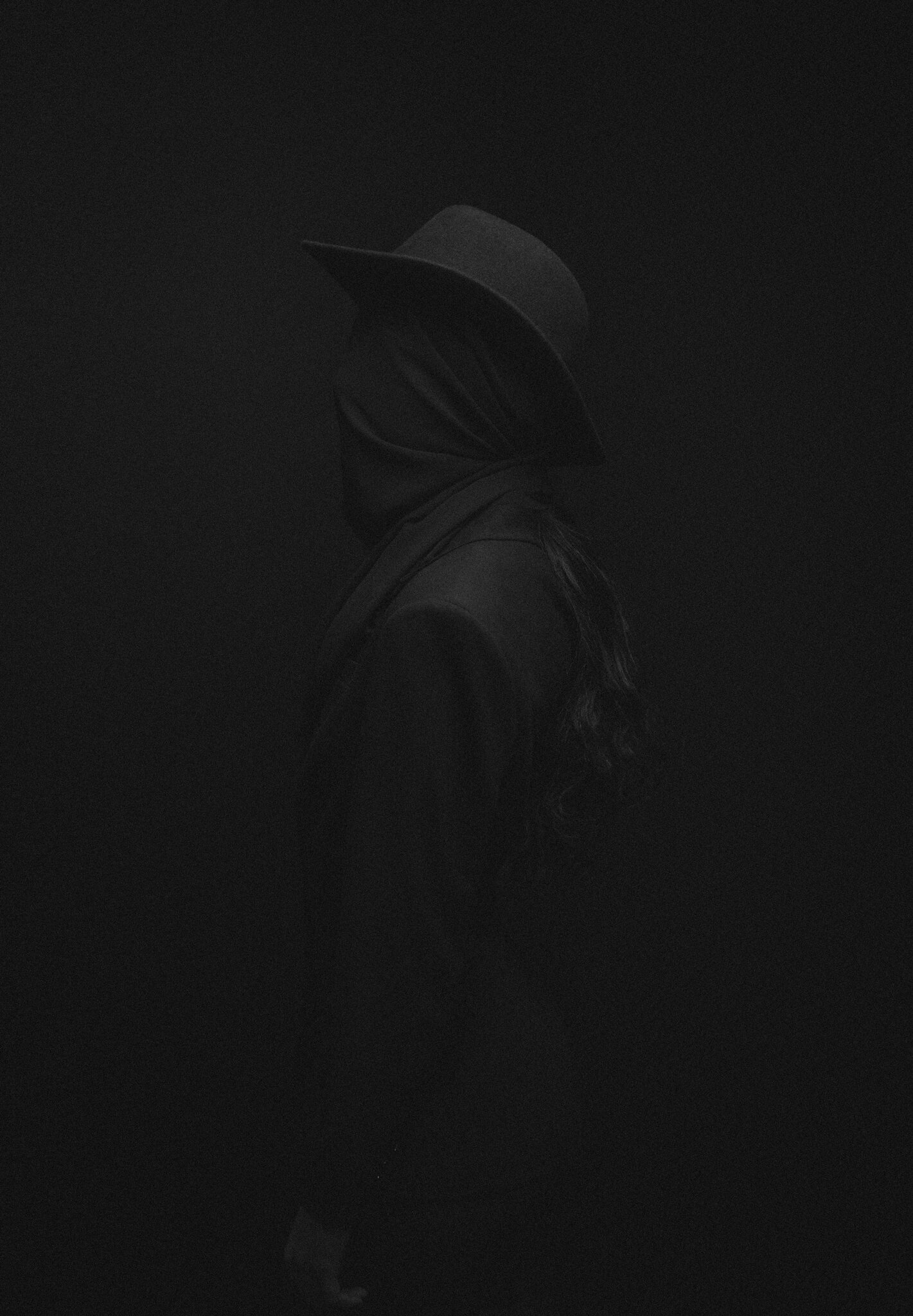 Olga-Tenyanin-Portrait-Photographer-Portland-Oregon-Vancouver-Washington-Spooky-shroud-hat-portrait-eerie-6.jpg