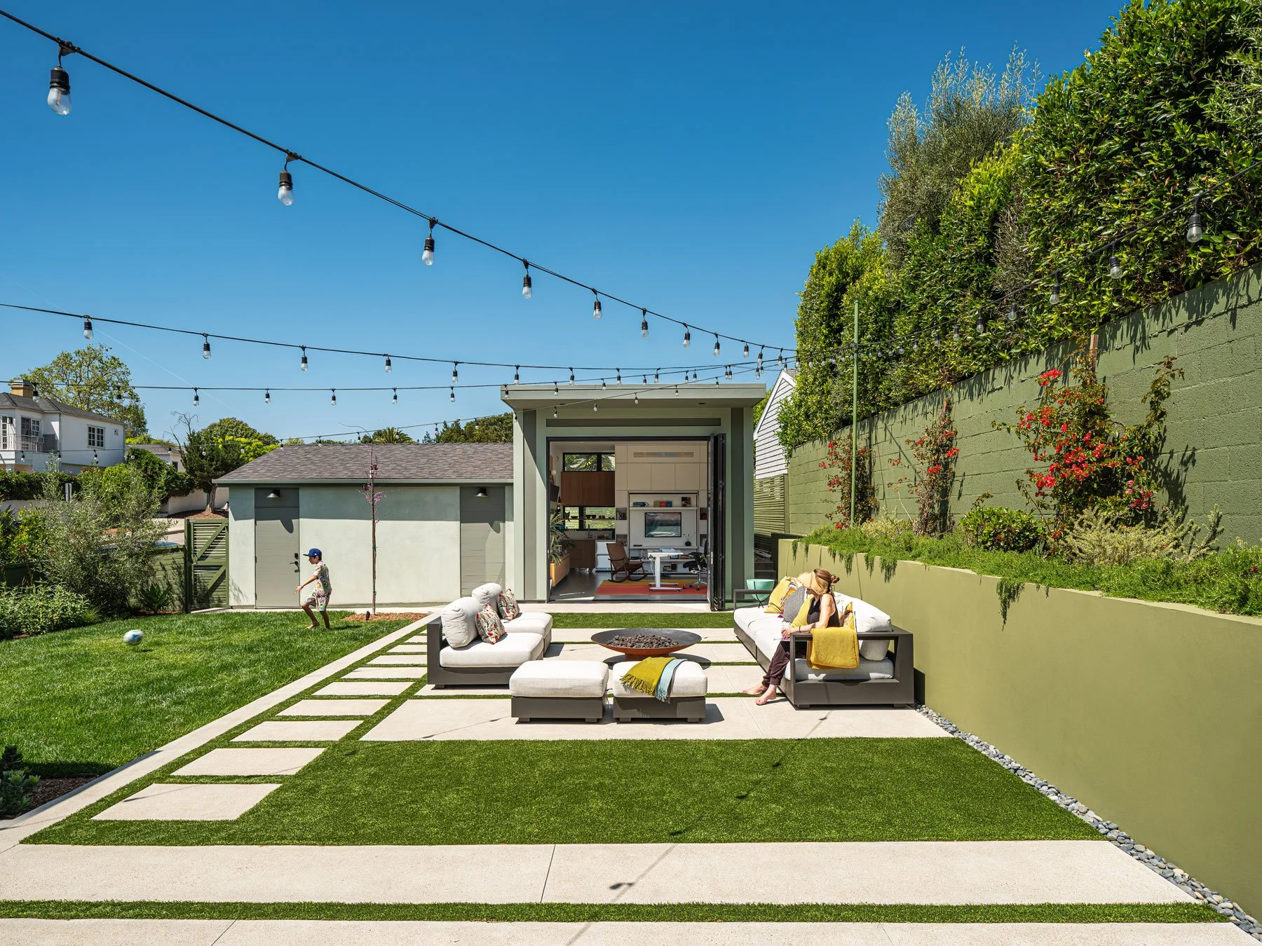 DAY-COURTYARD-02.jpg