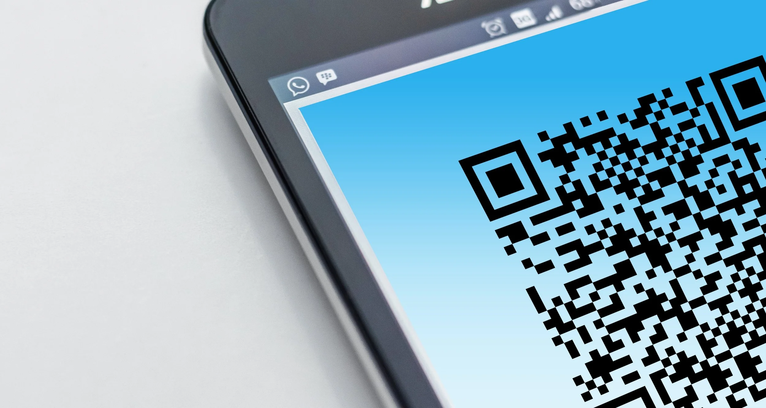 barcode-cellphone-close-up-278430.jpg