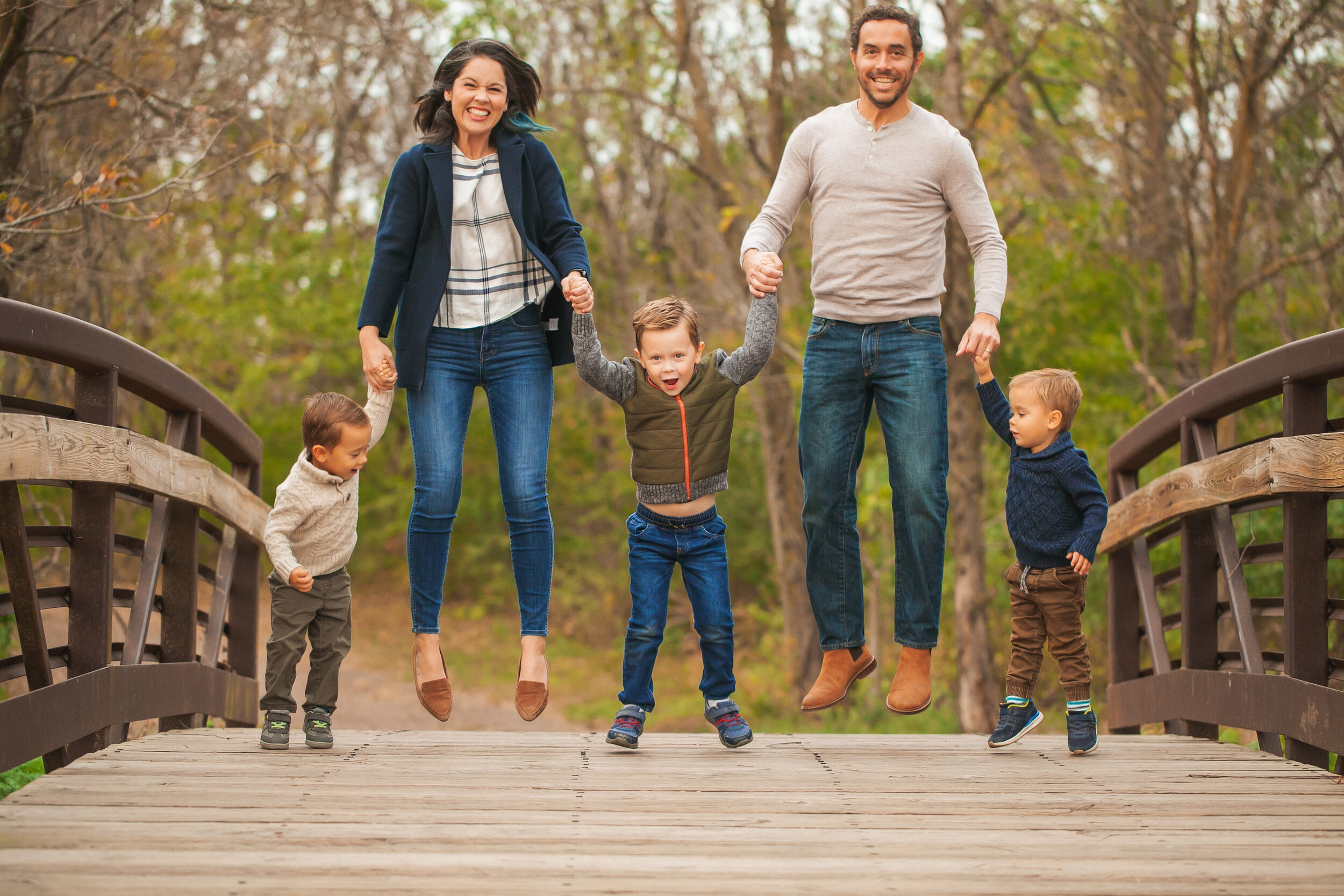 jumping-family-picture-family-photoshoot-photo-session-best-family-photographer-dfw-fort-worth