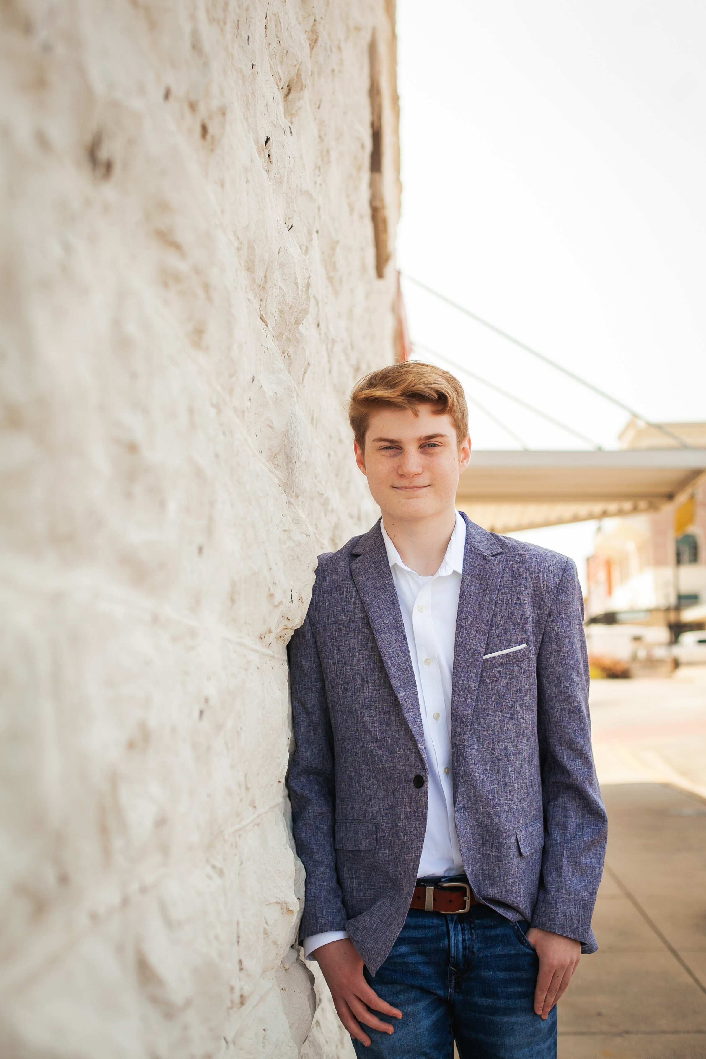 downtown-urban-city-square-background-location-for-senior-guys-portraits-fort-worth-weatherford-benbrook