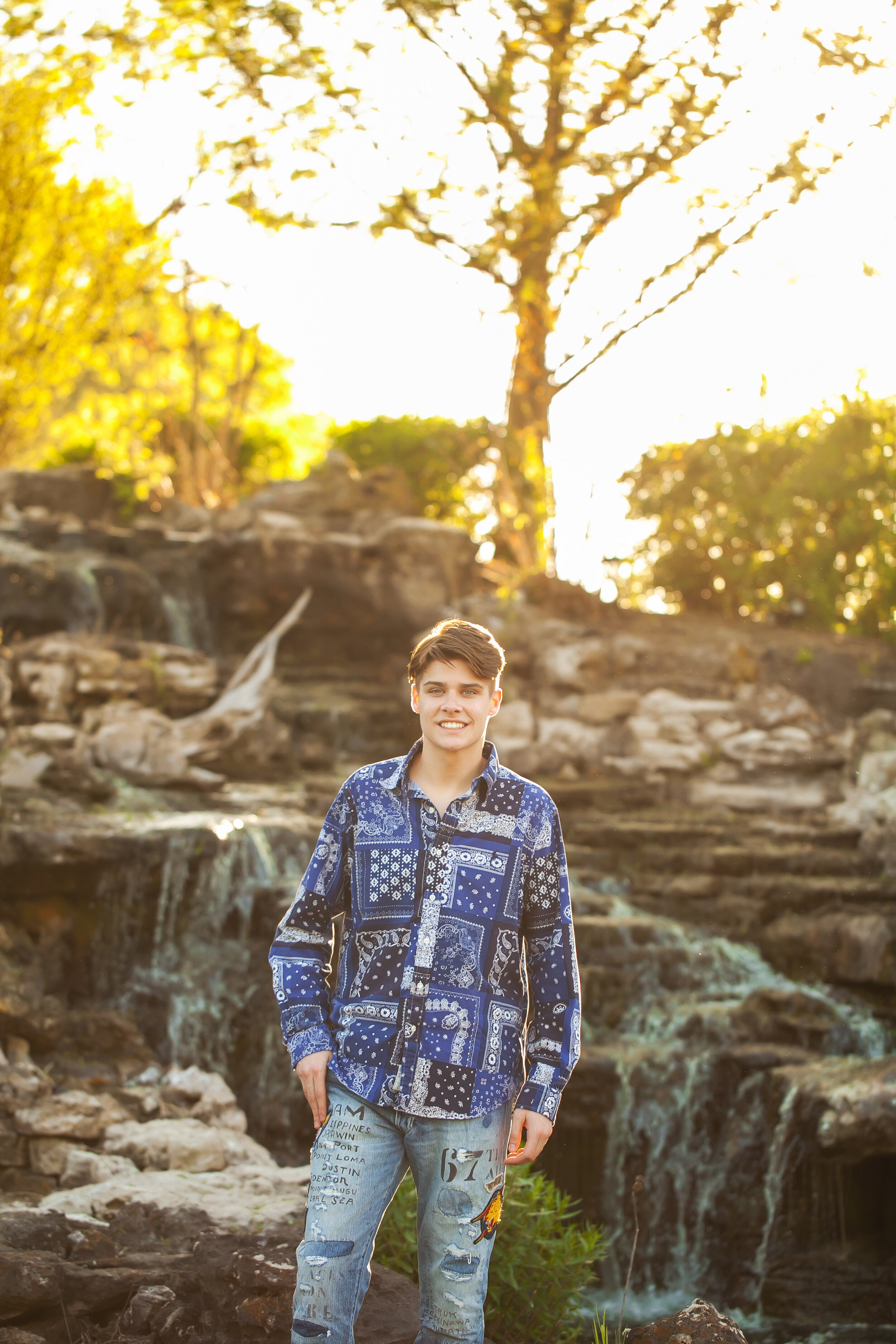 senior-guys-pictures-waterfall-location-where-to-take-senior-photos-fort-worth