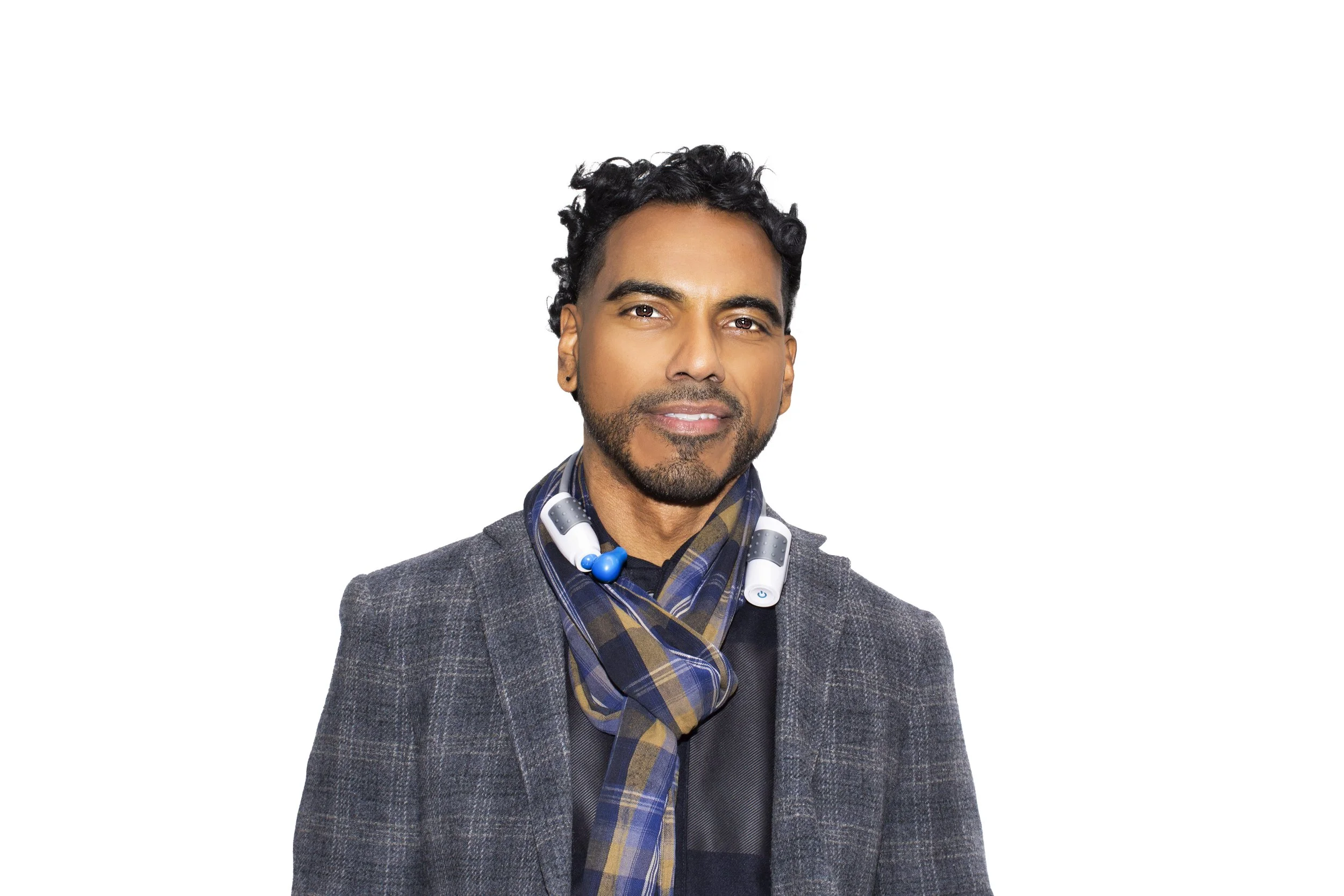 IMG_4092-NeilModelWHTback copy.jpg